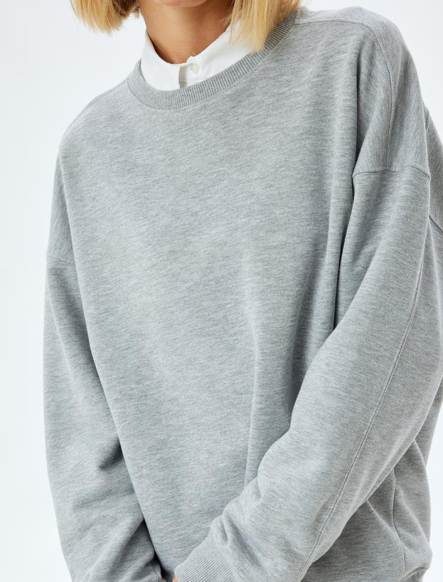 Basic Sweatshirt Rahat Kesim Bisiklet Yaka Uzun Kollu_4