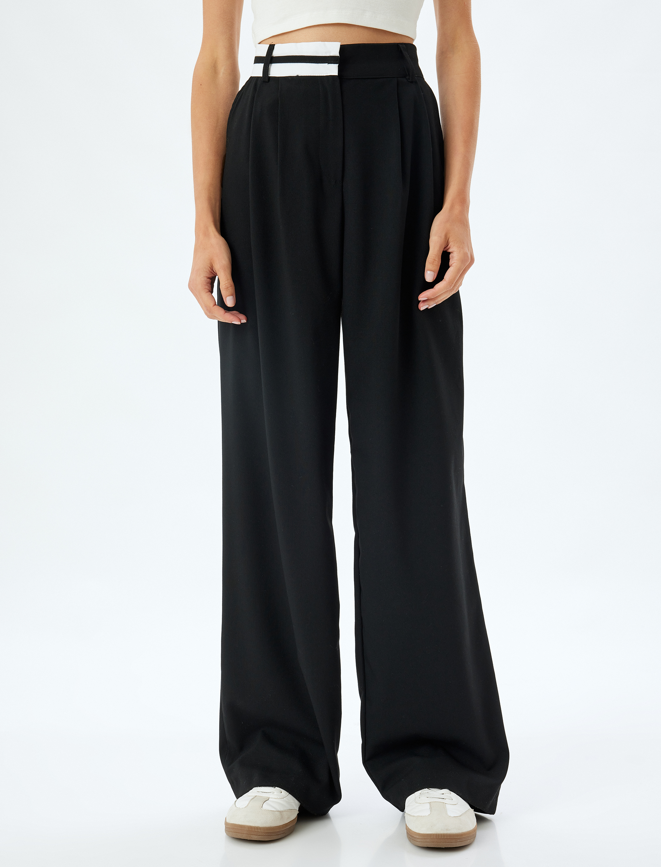   Cep Detaylı Viskon Karışımlı Geniş Paça Kumaş Pantolon