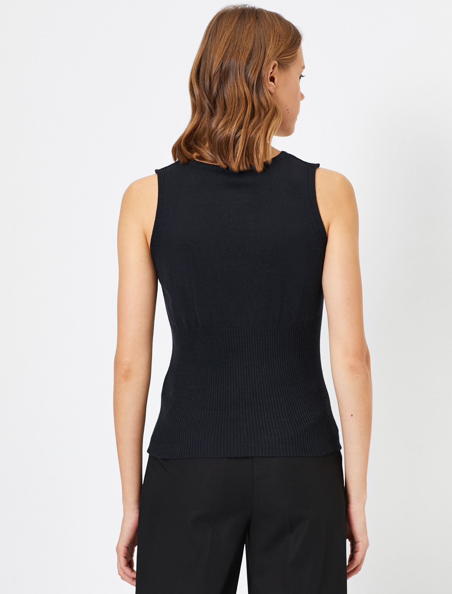   Örgü Detaylı Kolsuz Triko Atlet