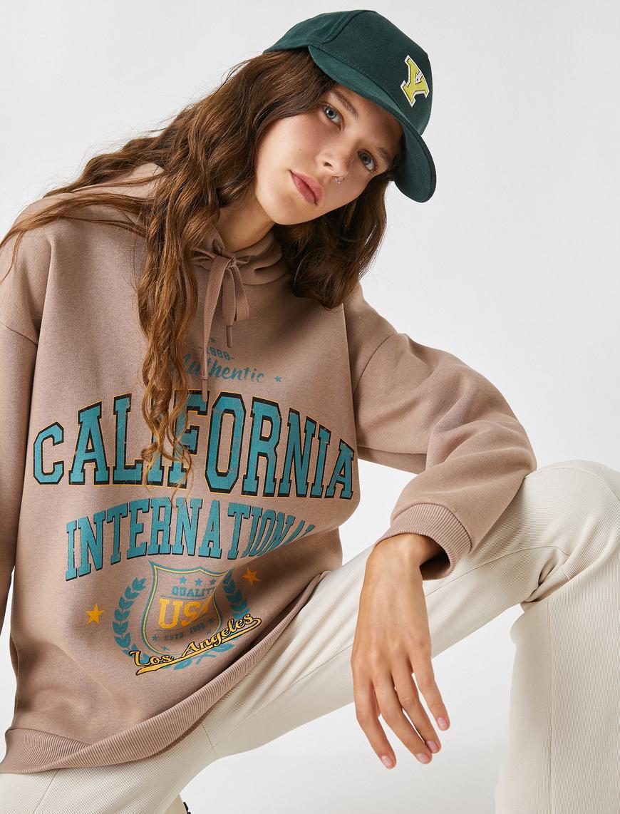   Kapüşonlu Kolej Baskılı Oversize Sweatshirt