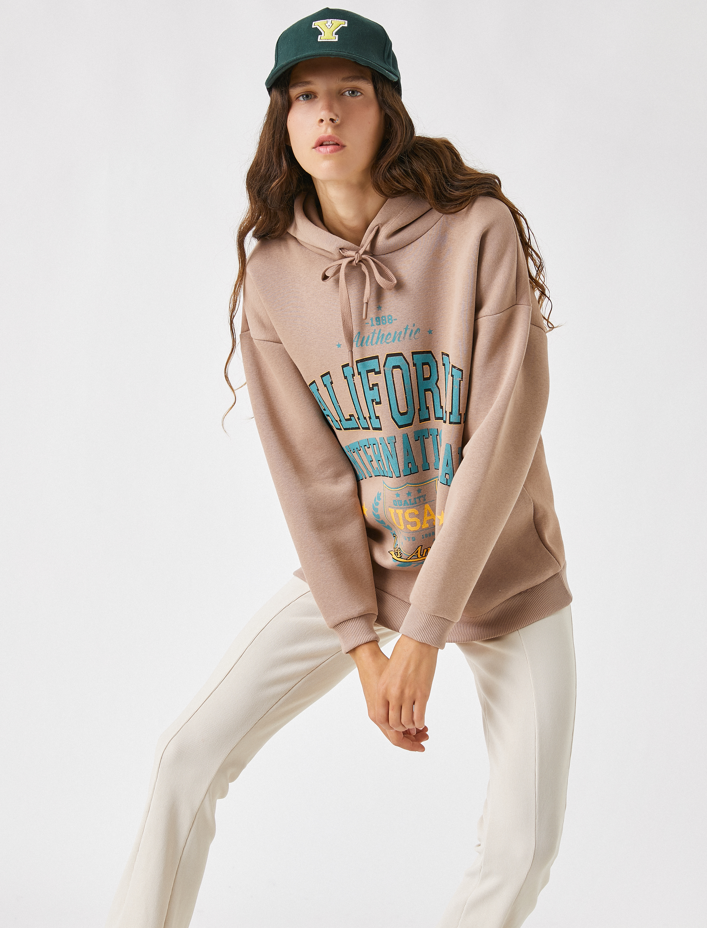   Kapüşonlu Kolej Baskılı Oversize Sweatshirt