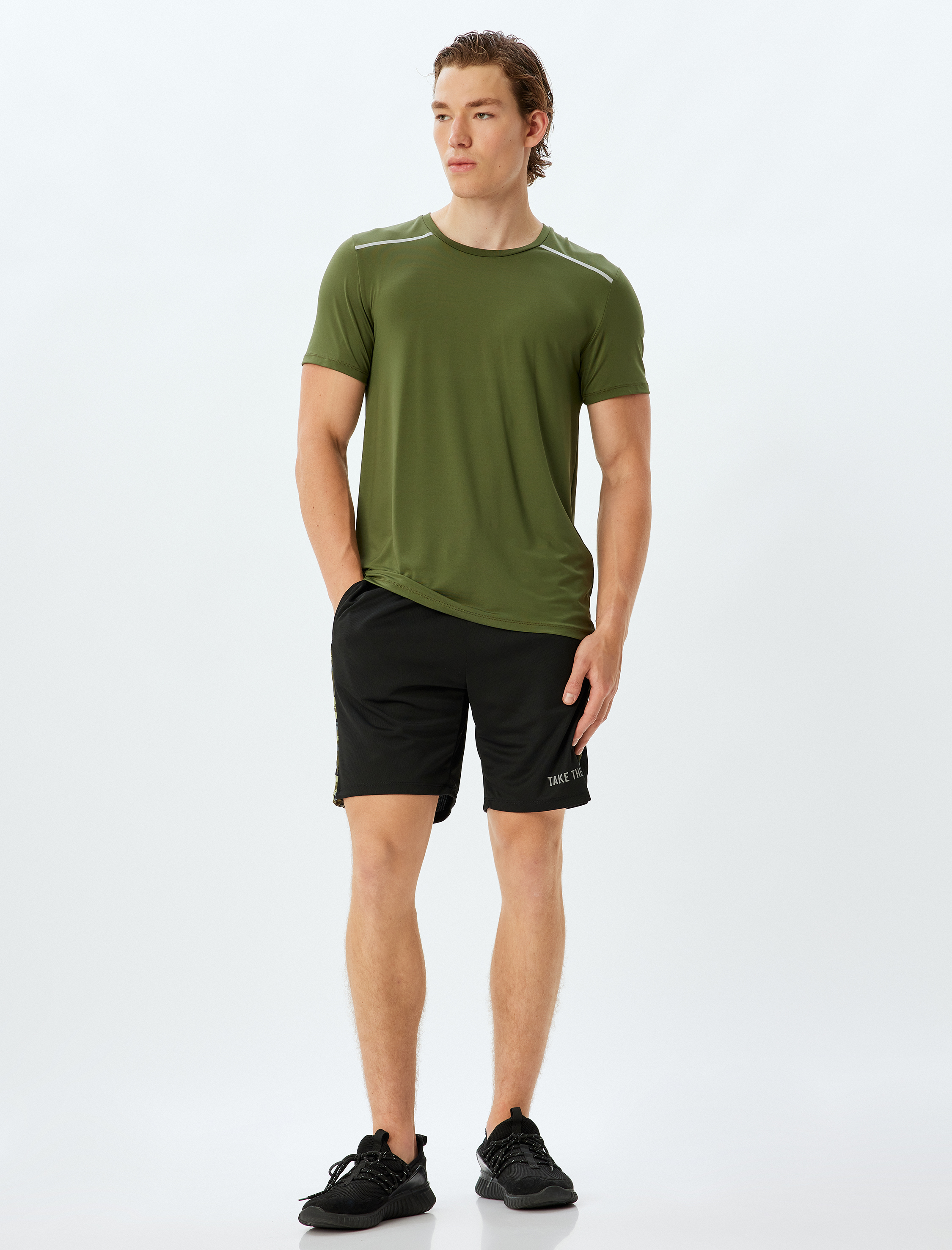   Slogan Baskılı Kamuflaj Detaylı Cepli Beli Bağcıklı Spor Şort