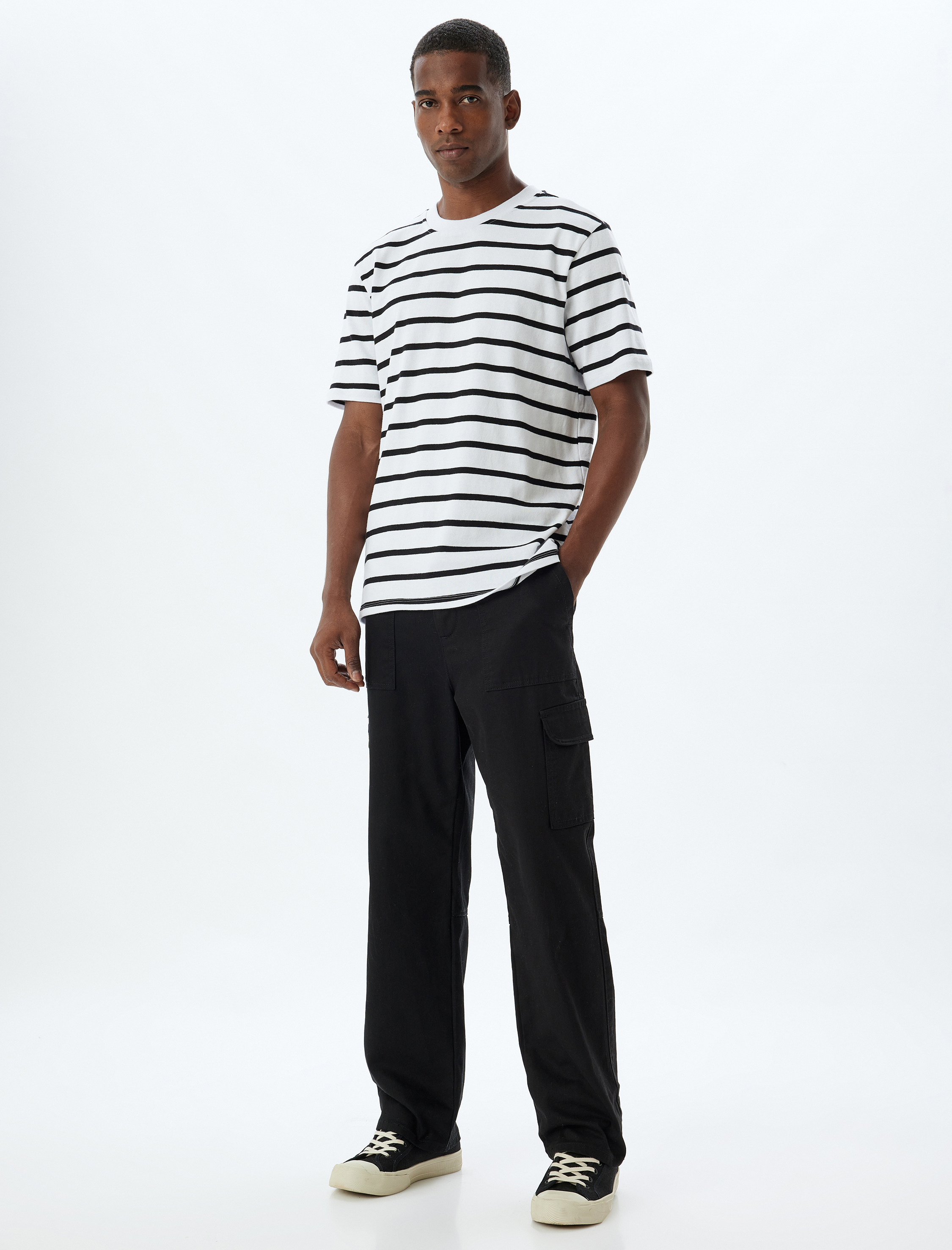   Bisiklet Yaka Pamuklu Kısa Kollu Tişört