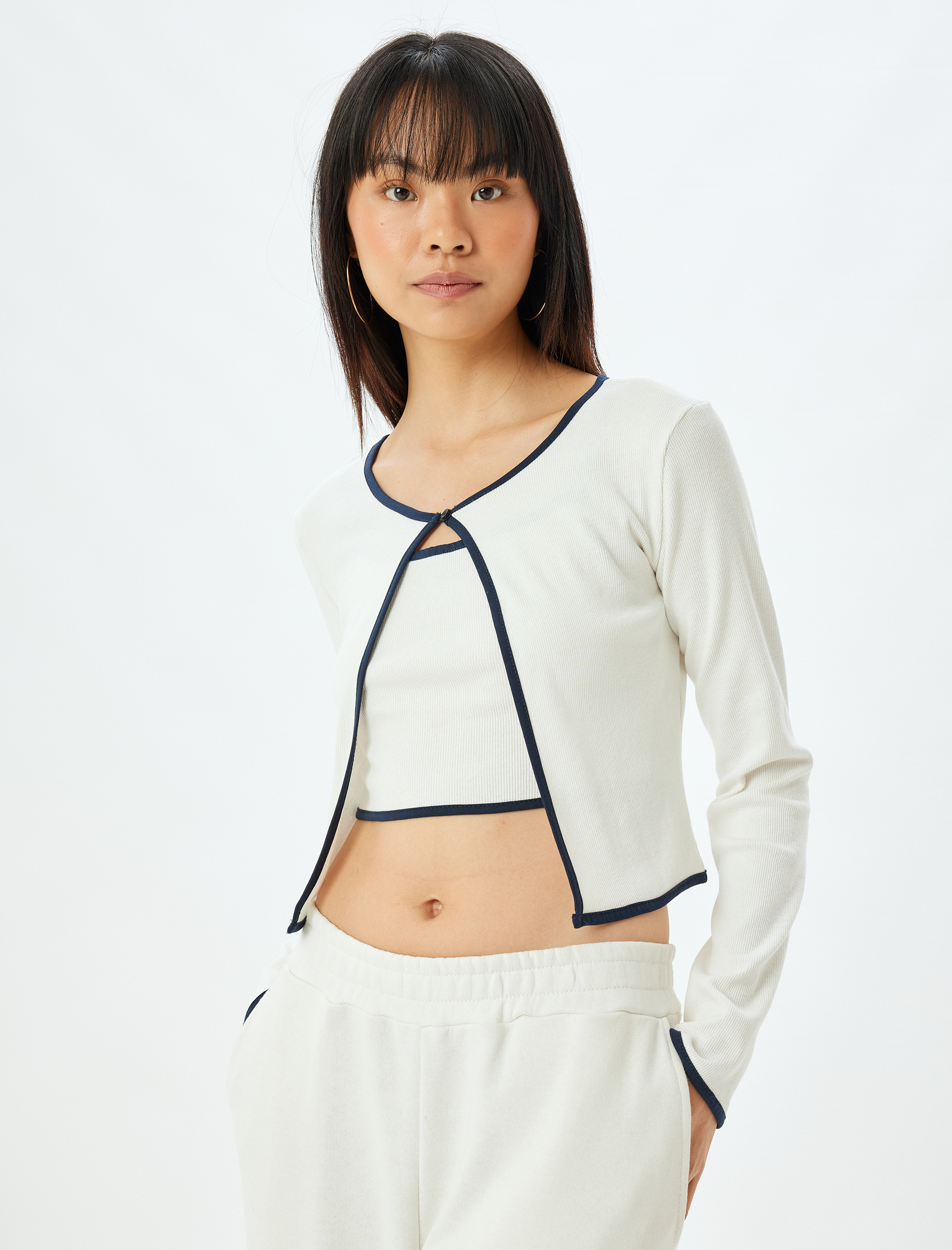   Uzun Kollu Biyeli Bisiklet Yaka Crop Tişört