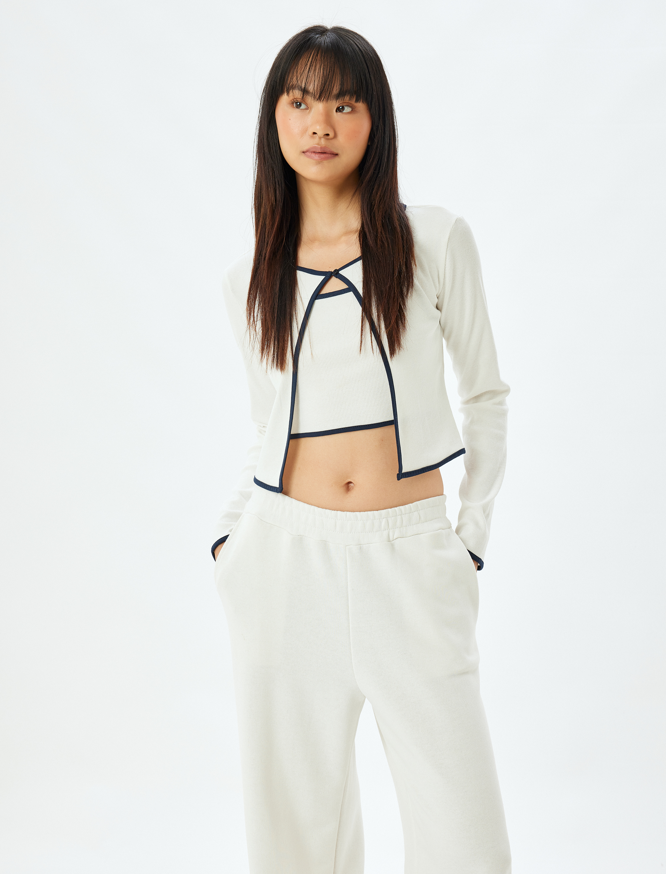   Uzun Kollu Biyeli Bisiklet Yaka Crop Tişört