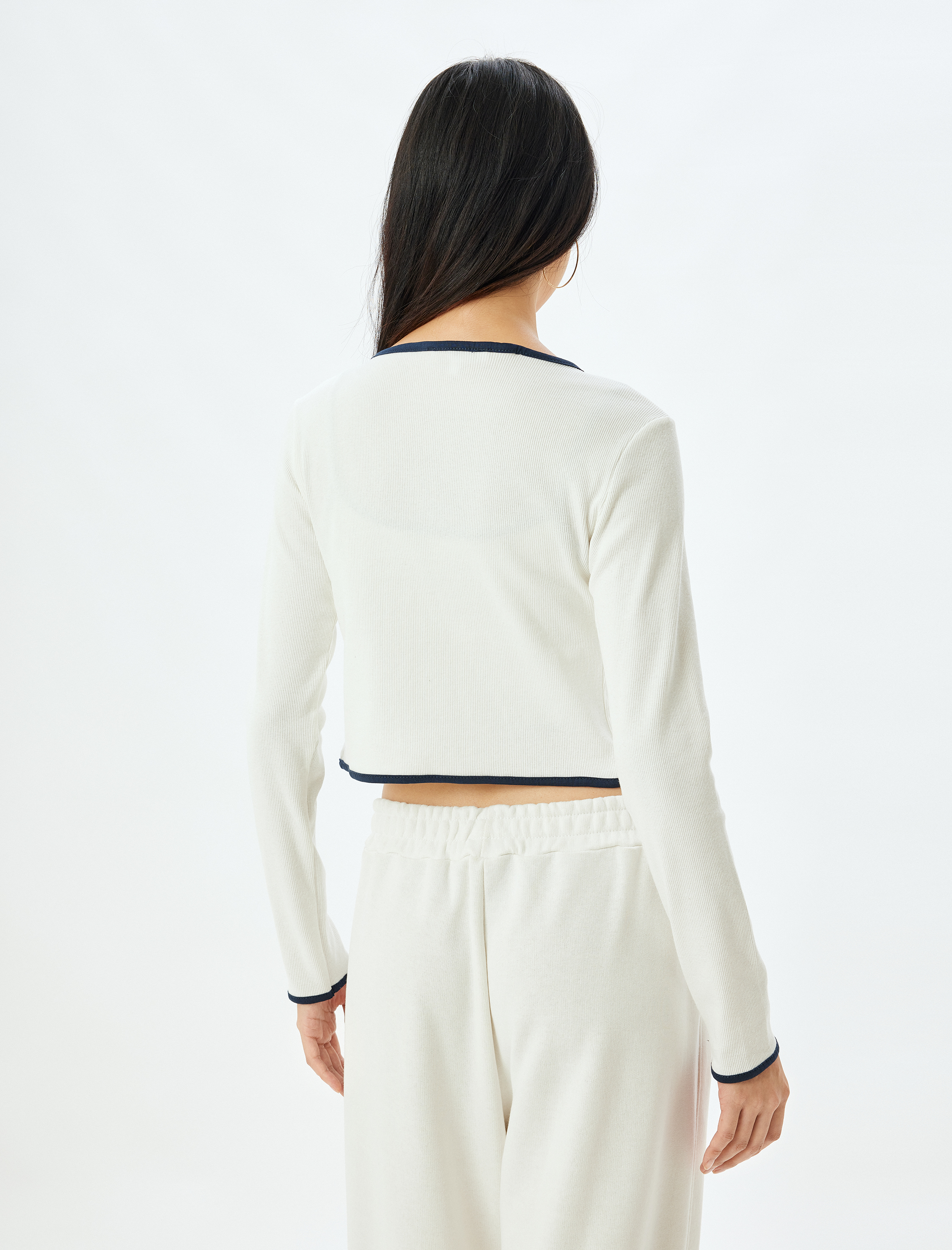   Uzun Kollu Biyeli Bisiklet Yaka Crop Tişört