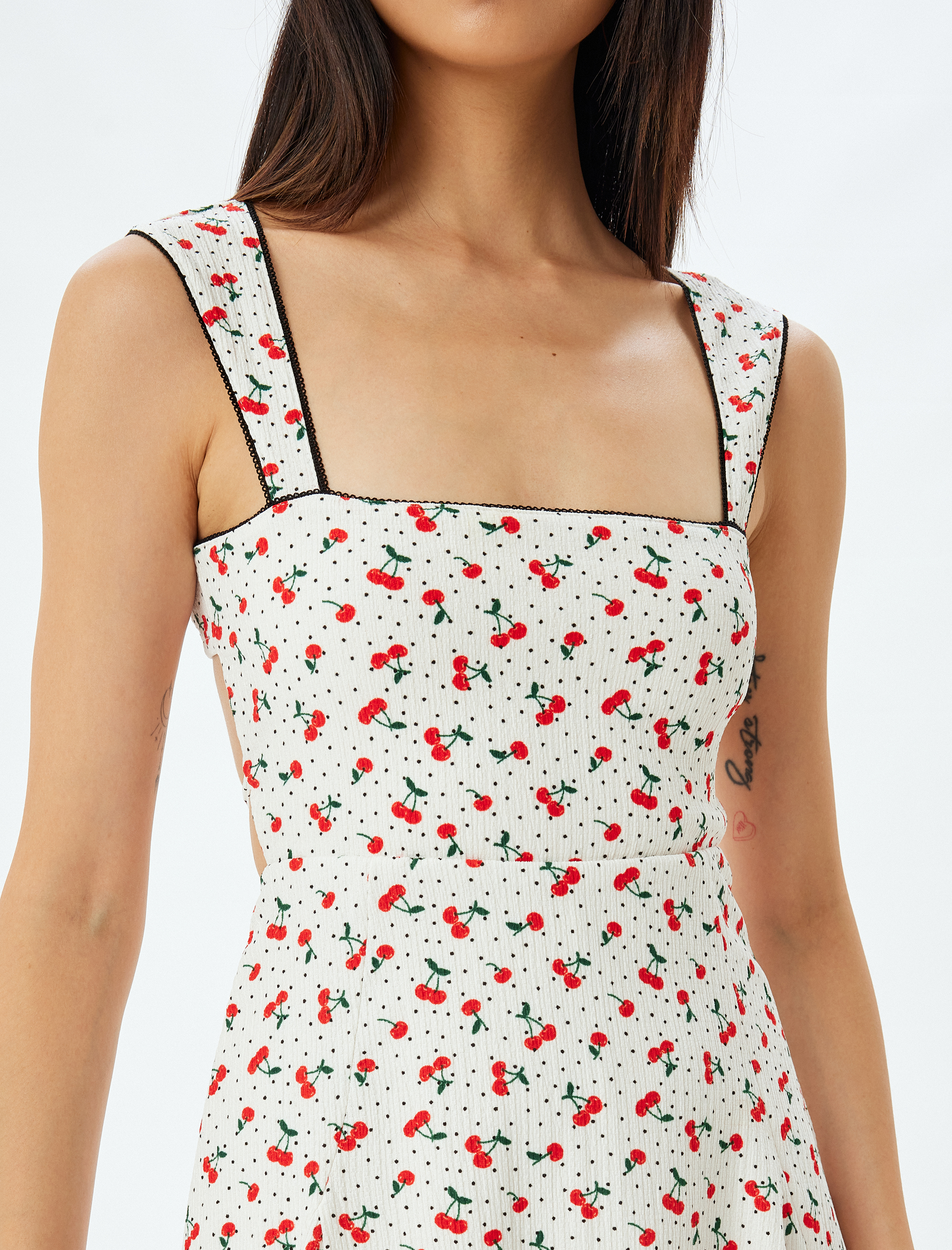   Mini Elbise Kiraz Baskılı Sırt Detaylı Kalın Askılı Kare Yaka Bürümcük