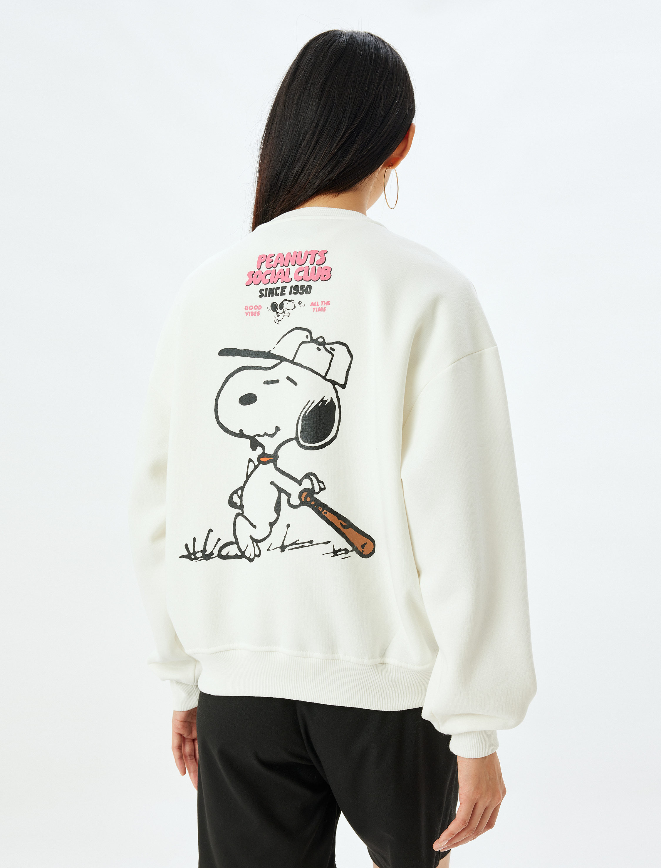   Şardonlu Snoopy Oversize Sweatshirt Arkası Baskılı Bisiklet Yaka Lisanslı