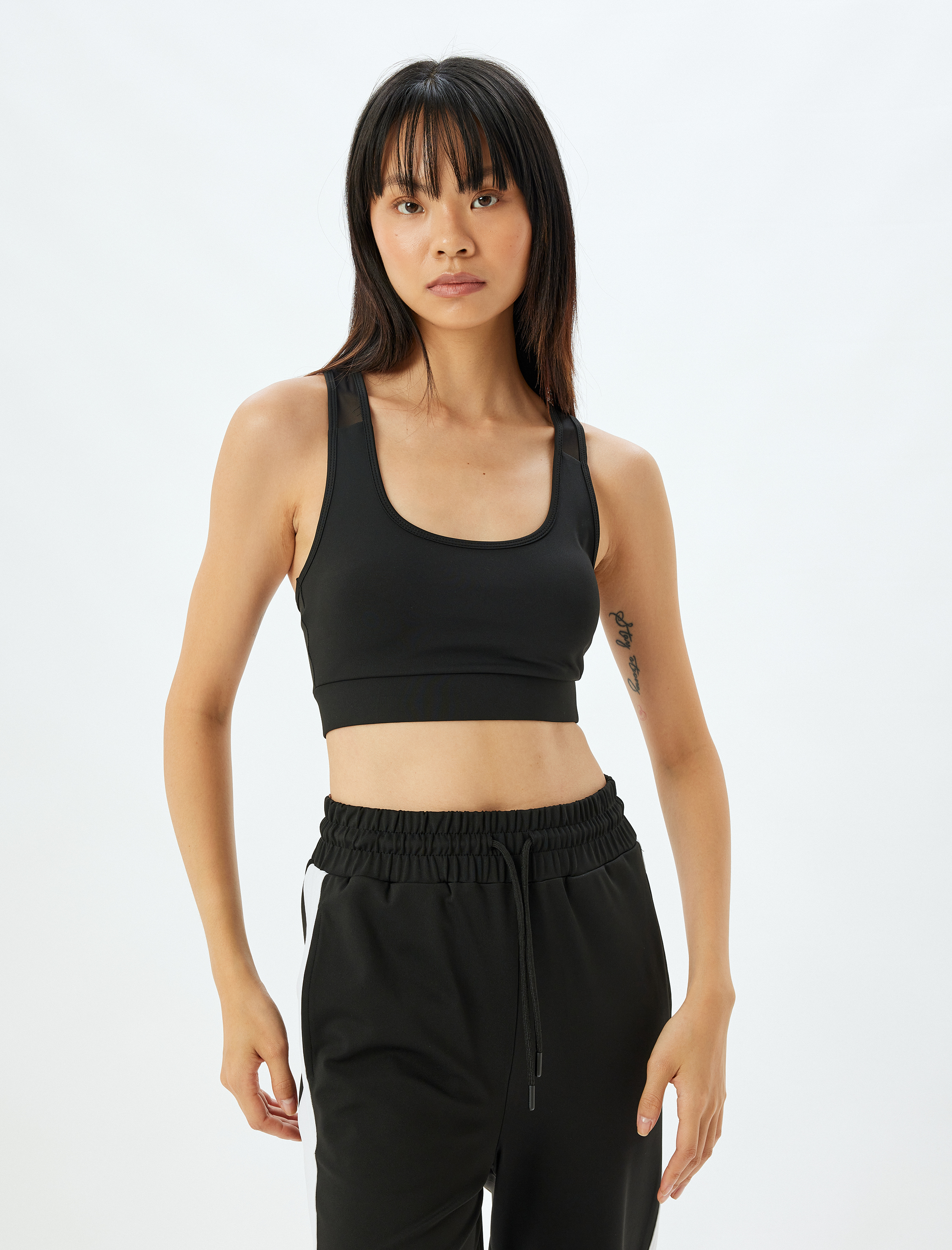   Sporcu Sütyeni Tül Detaylı U Yaka Kaplı Slim Fit Kolsuz İnterlok