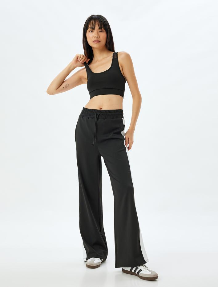  Sporcu Sütyeni Tül Detaylı U Yaka Kaplı Slim Fit Kolsuz İnterlok