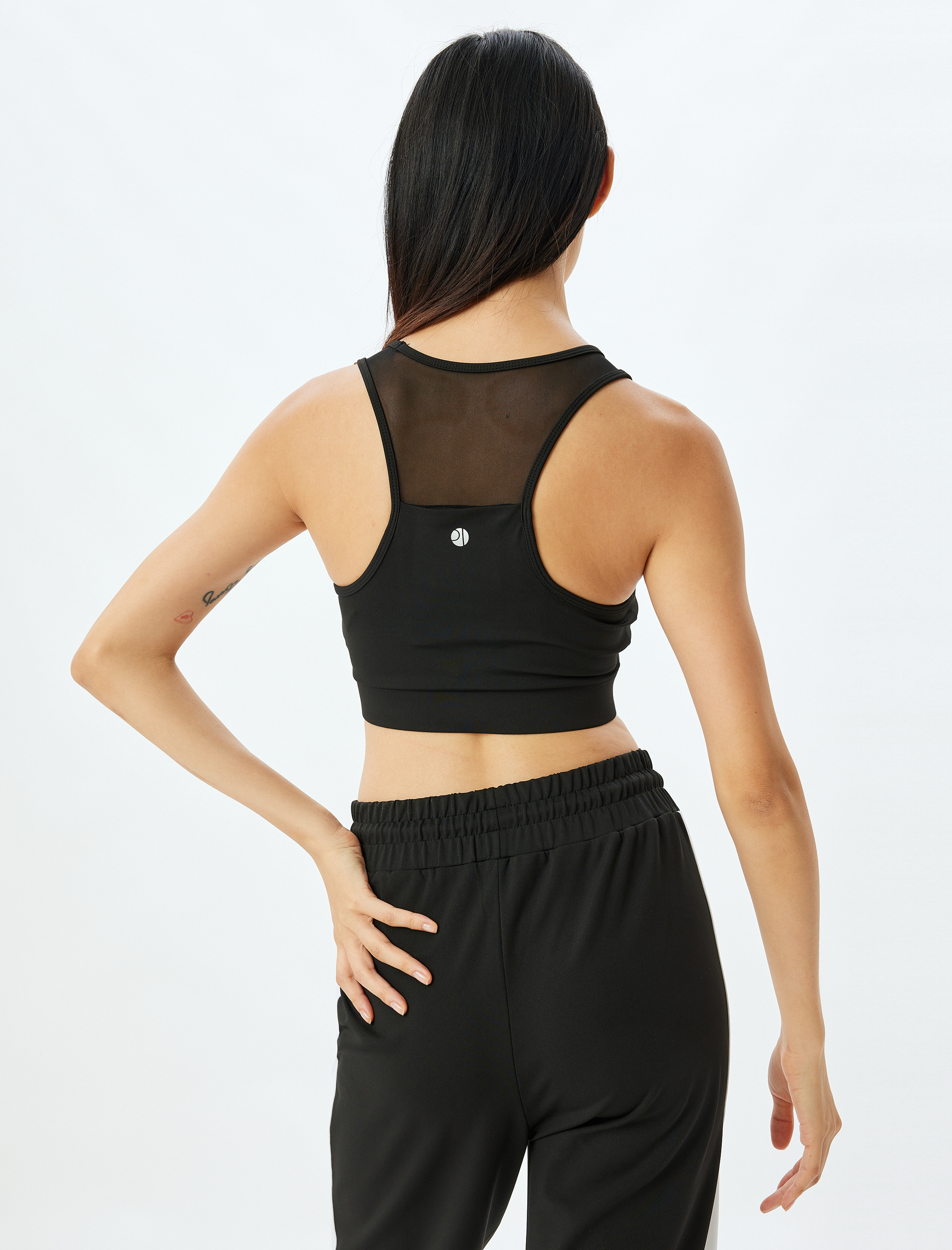   Sporcu Sütyeni Tül Detaylı U Yaka Kaplı Slim Fit Kolsuz İnterlok