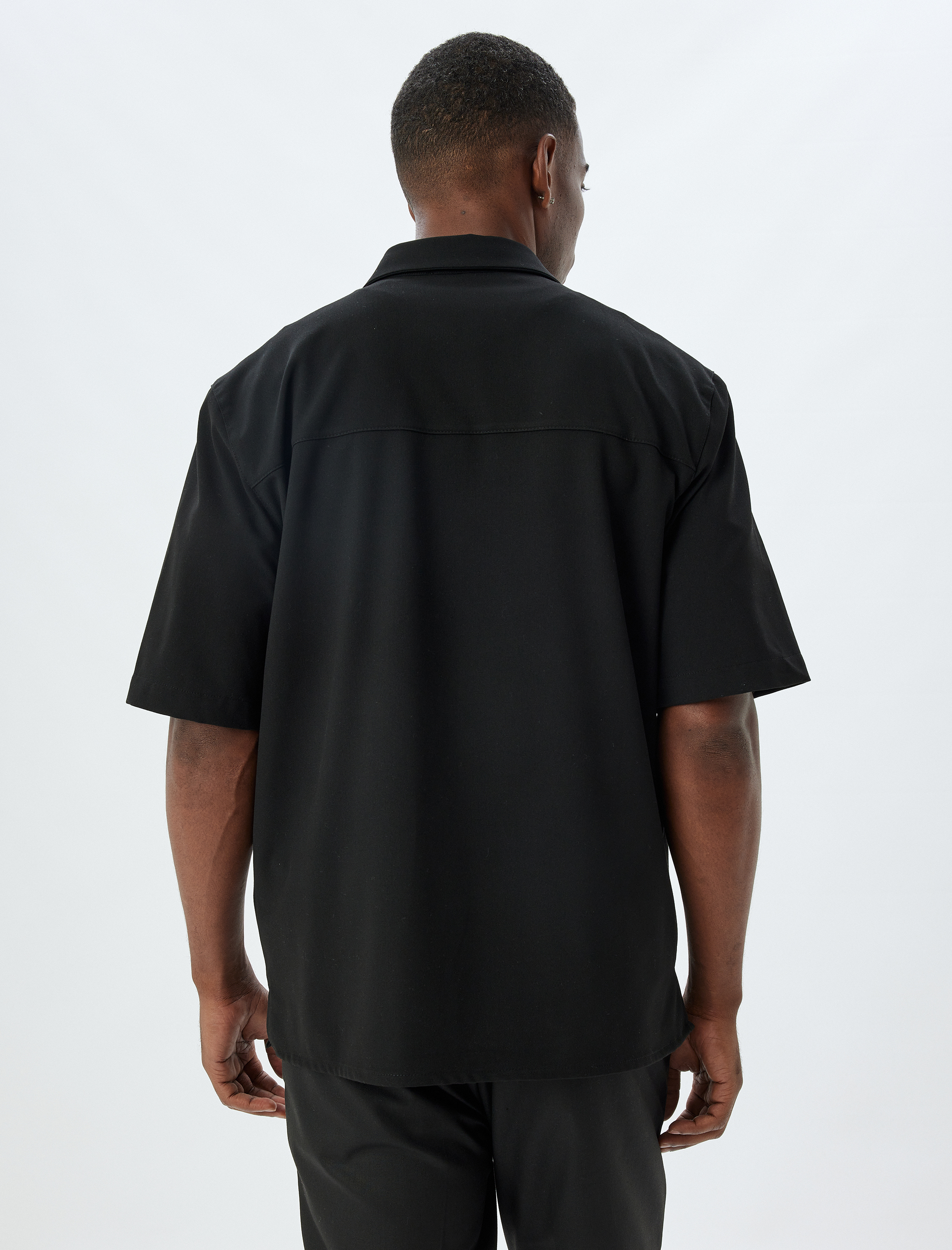   Kısa Kollu Viskon Karışımlı Regular Fit Yarım Fermuarlı Tişört