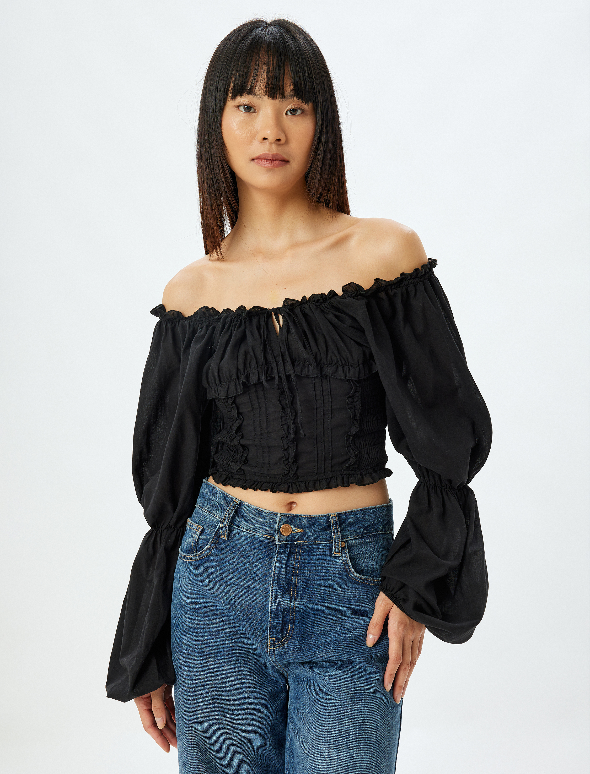   Madonna Yaka Omzu Açık Crop Bluz Balon Kol Gipeli Slim Fit