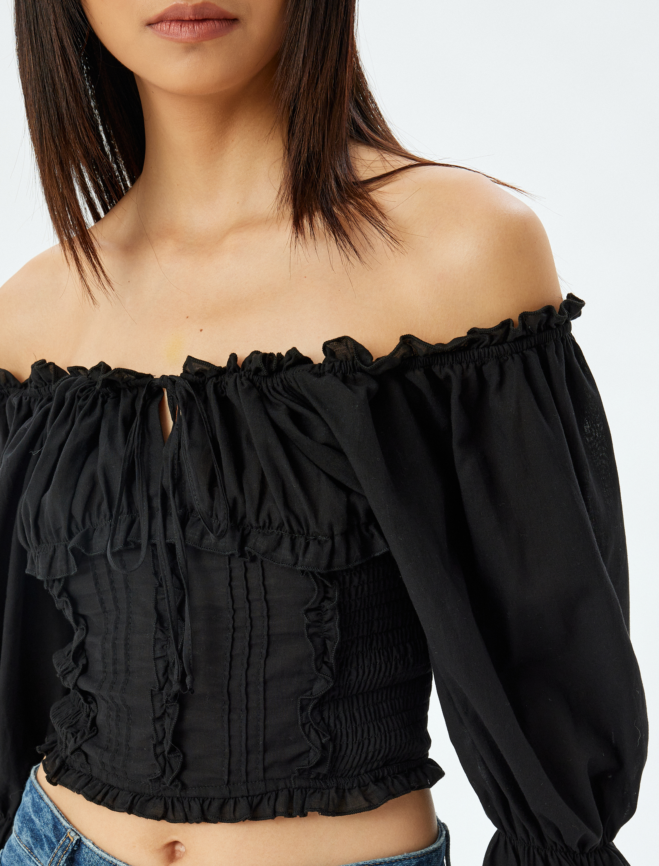   Madonna Yaka Omzu Açık Crop Bluz Balon Kol Gipeli Slim Fit