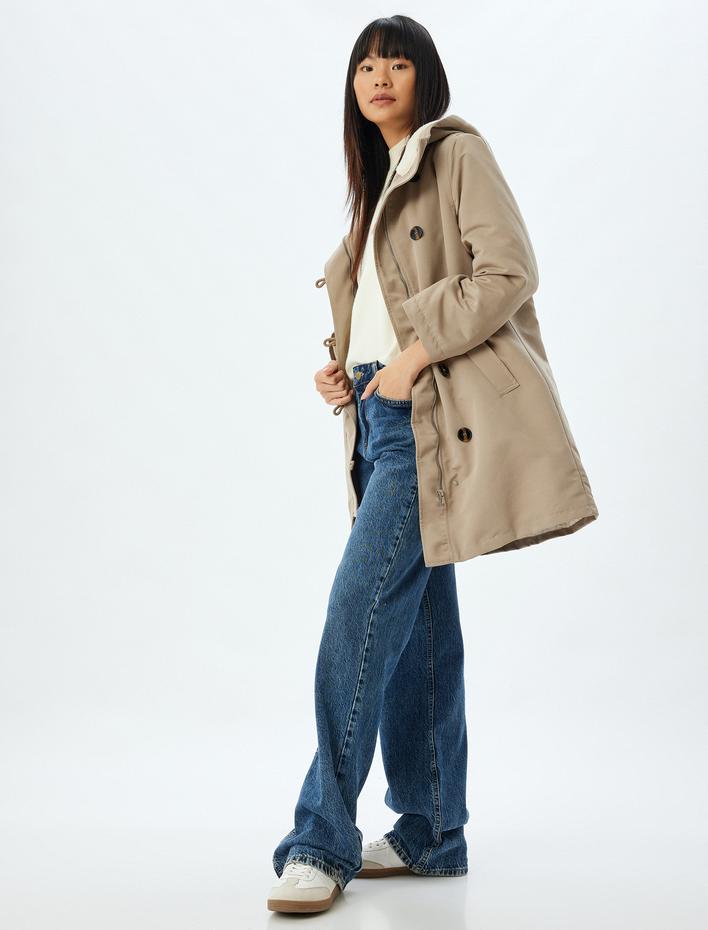  Kapüşonlu Parka Düğmeli Peluş Yaka Detaylı Cepli Fermuarlı