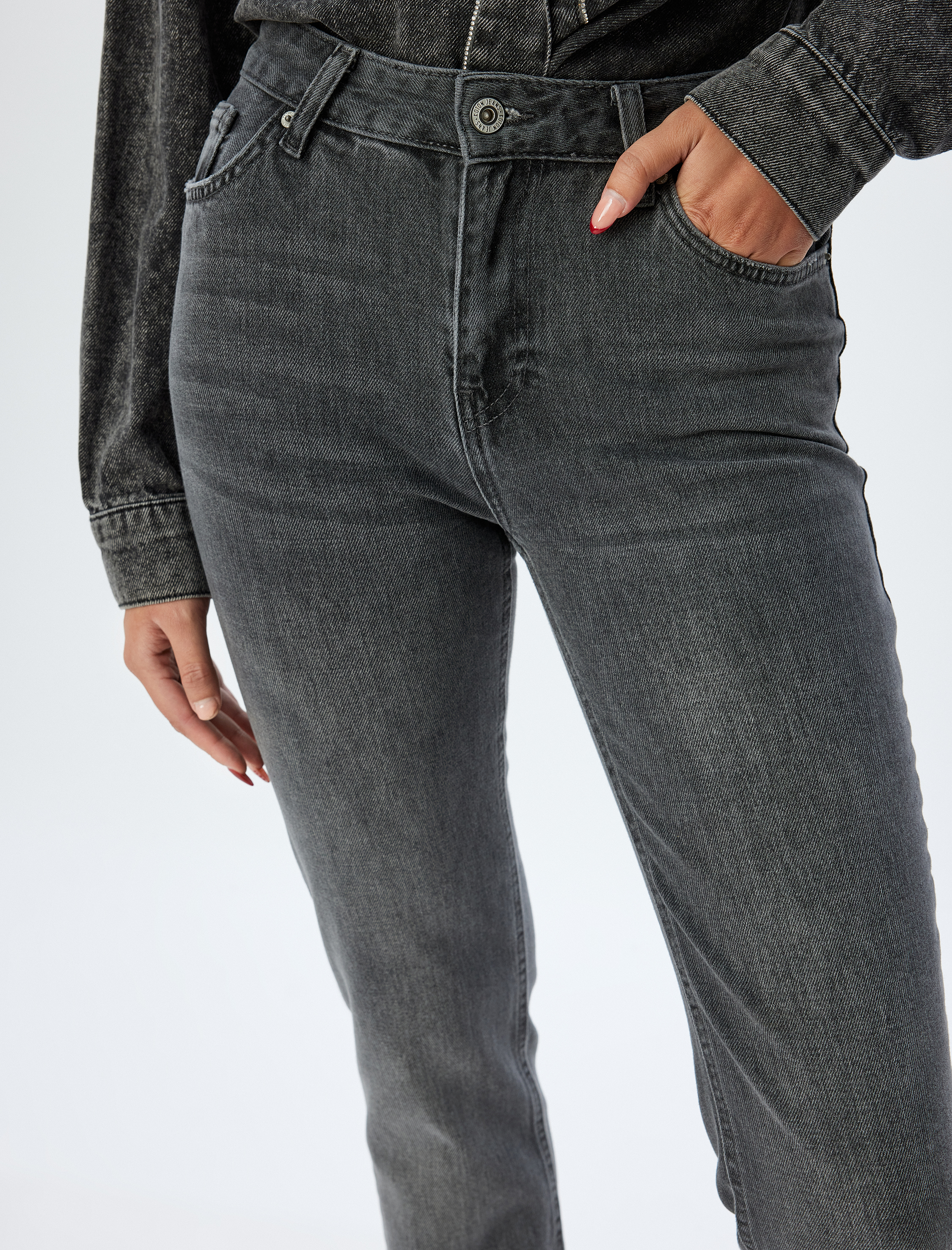   Yüksek Bel Düğmeli Siyah Kot Pantolon