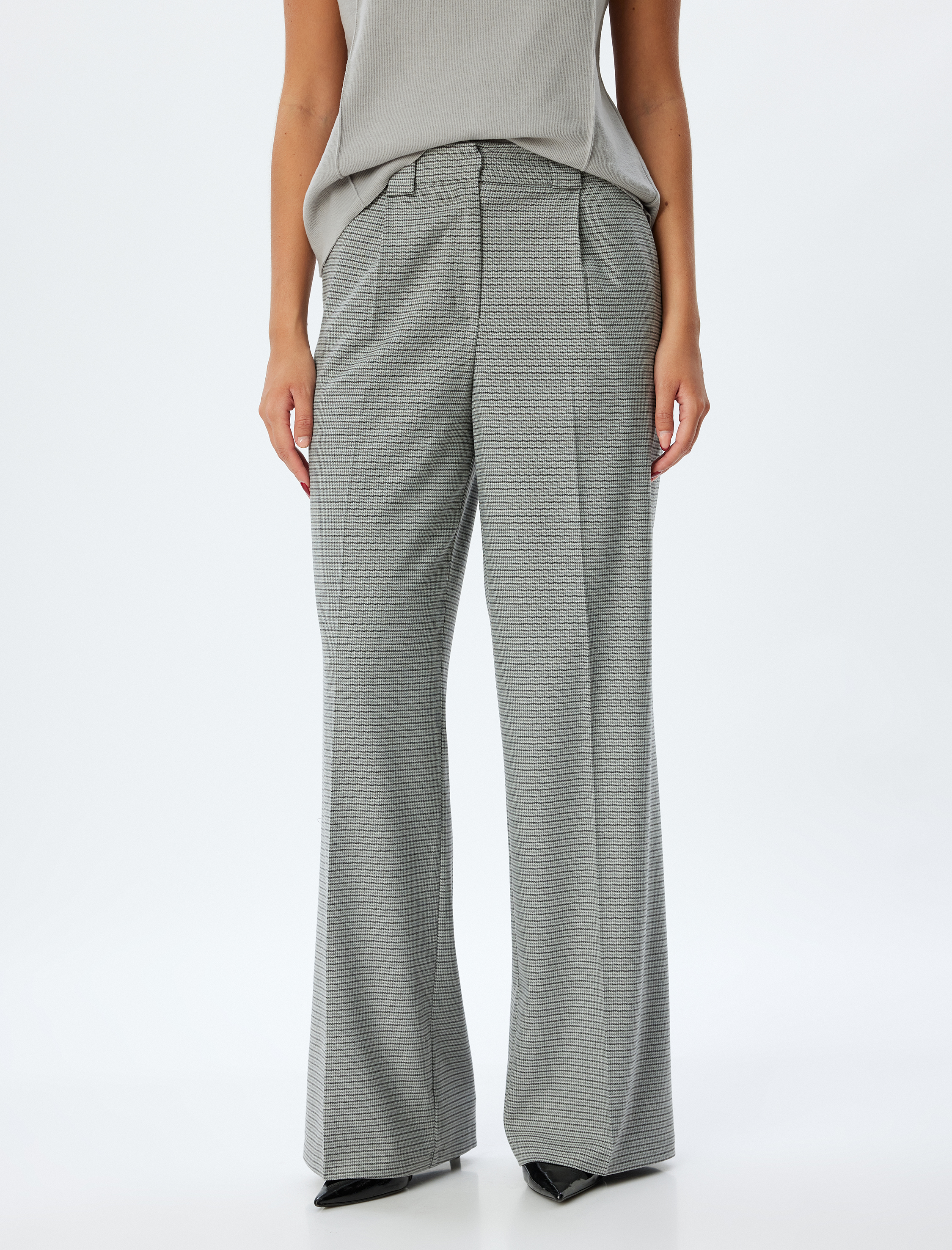   Yüksek Bel Geniş Paça Cepli Pile Detaylı Pantolon