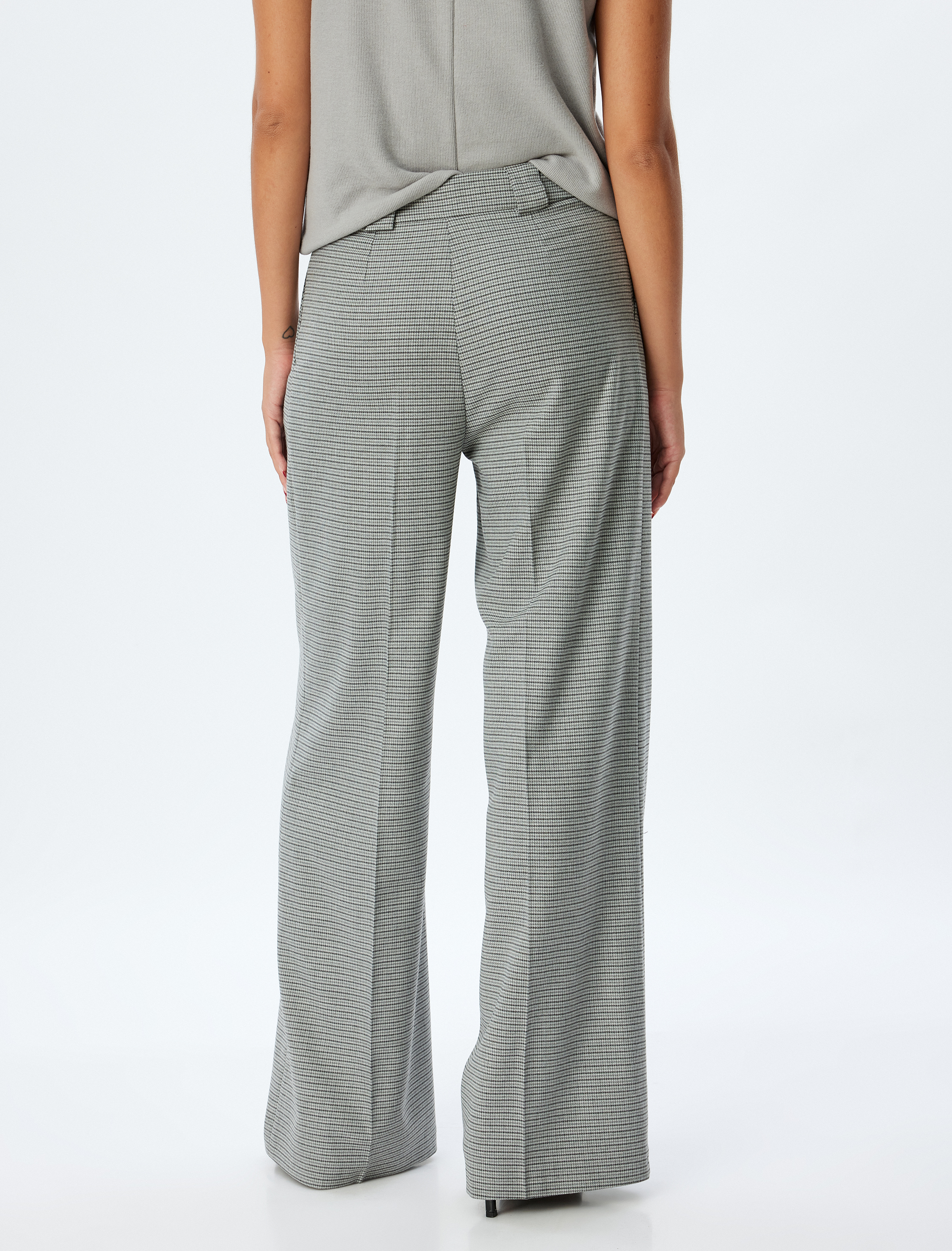   Yüksek Bel Geniş Paça Cepli Pile Detaylı Pantolon