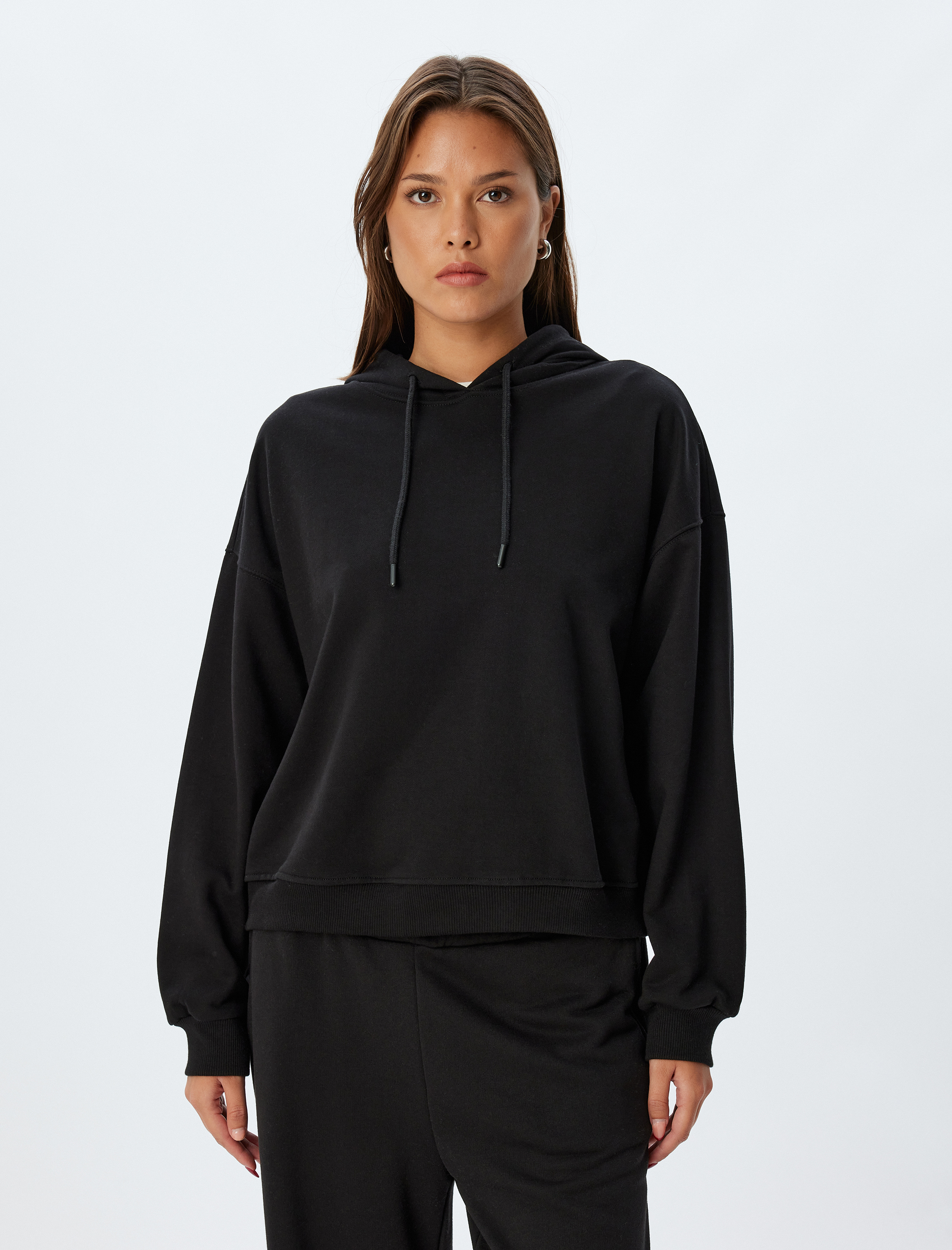   Uzun Kollu Üç İplik Pamuklu Basic Kapşonlu Sweatshirt