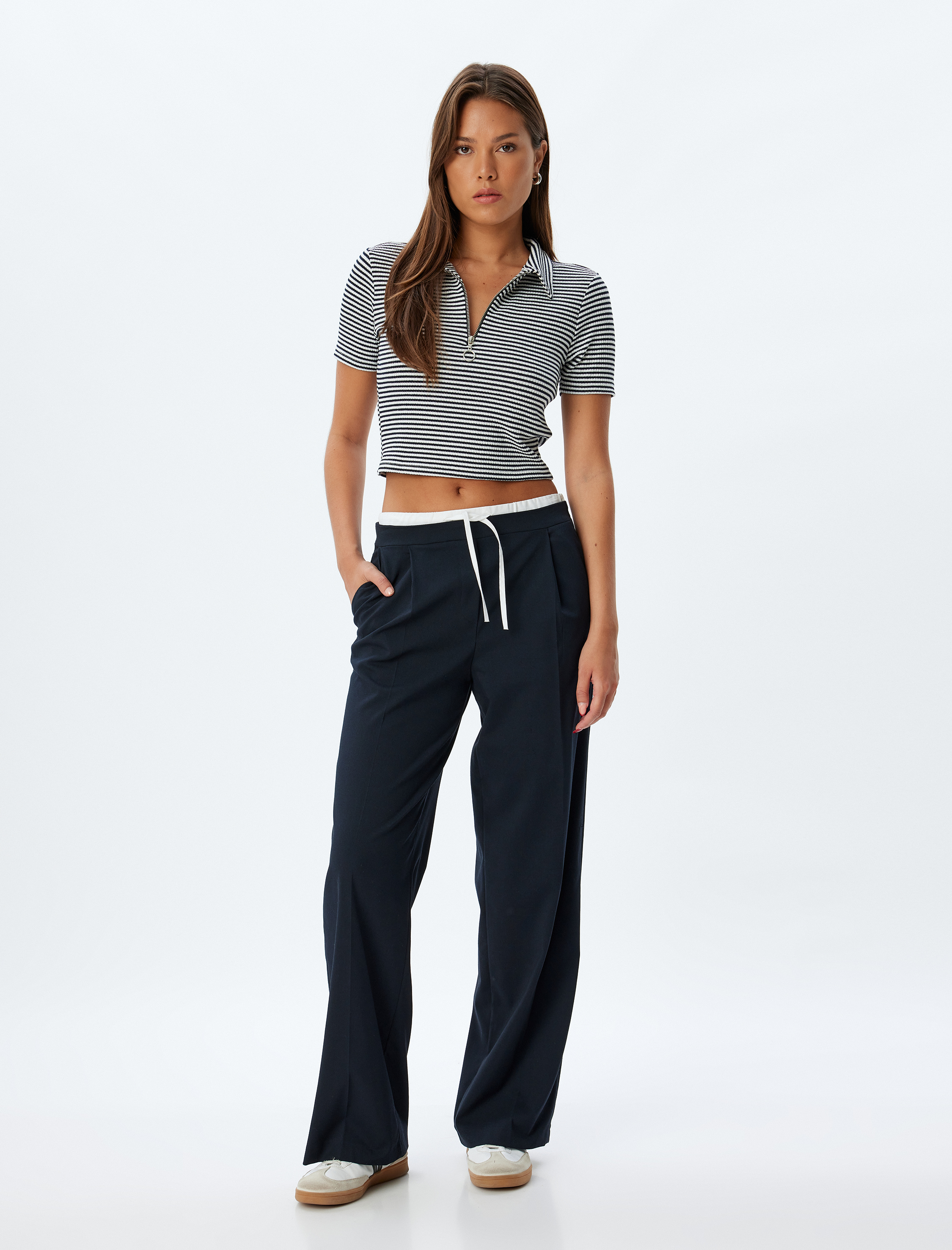   Yarım Fermuarlı Çizgili Crop Polo Yaka Tişört