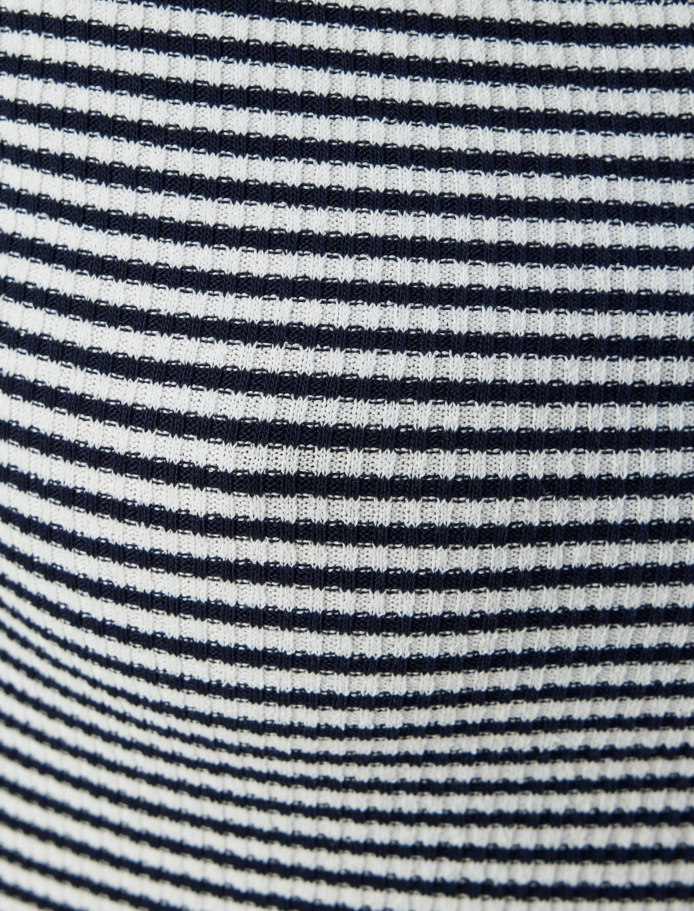   Yarım Fermuarlı Çizgili Crop Polo Yaka Tişört