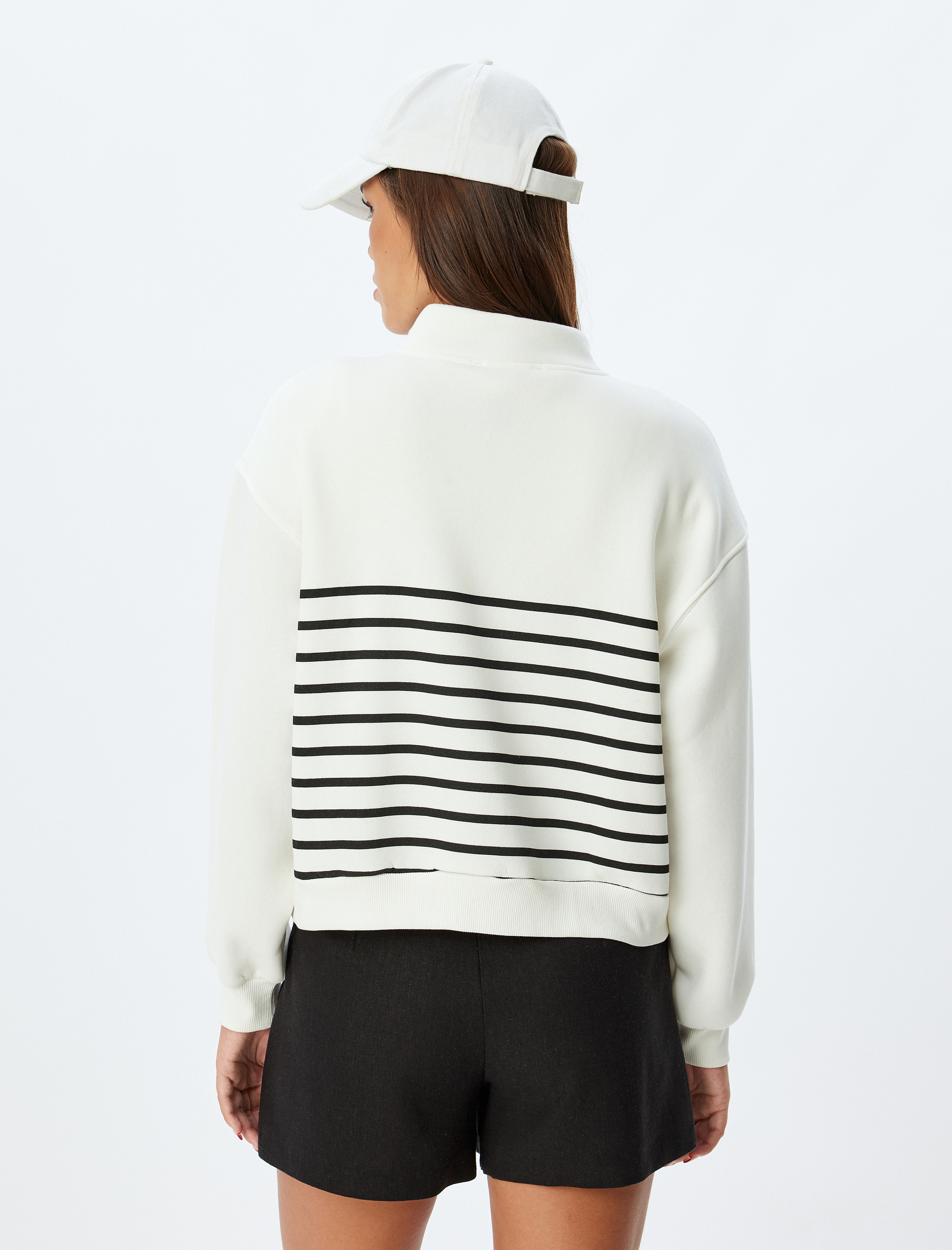   Üç İplik Şardonlu Yarım Fermuar Detaylı Dik Yaka Sweatshirt