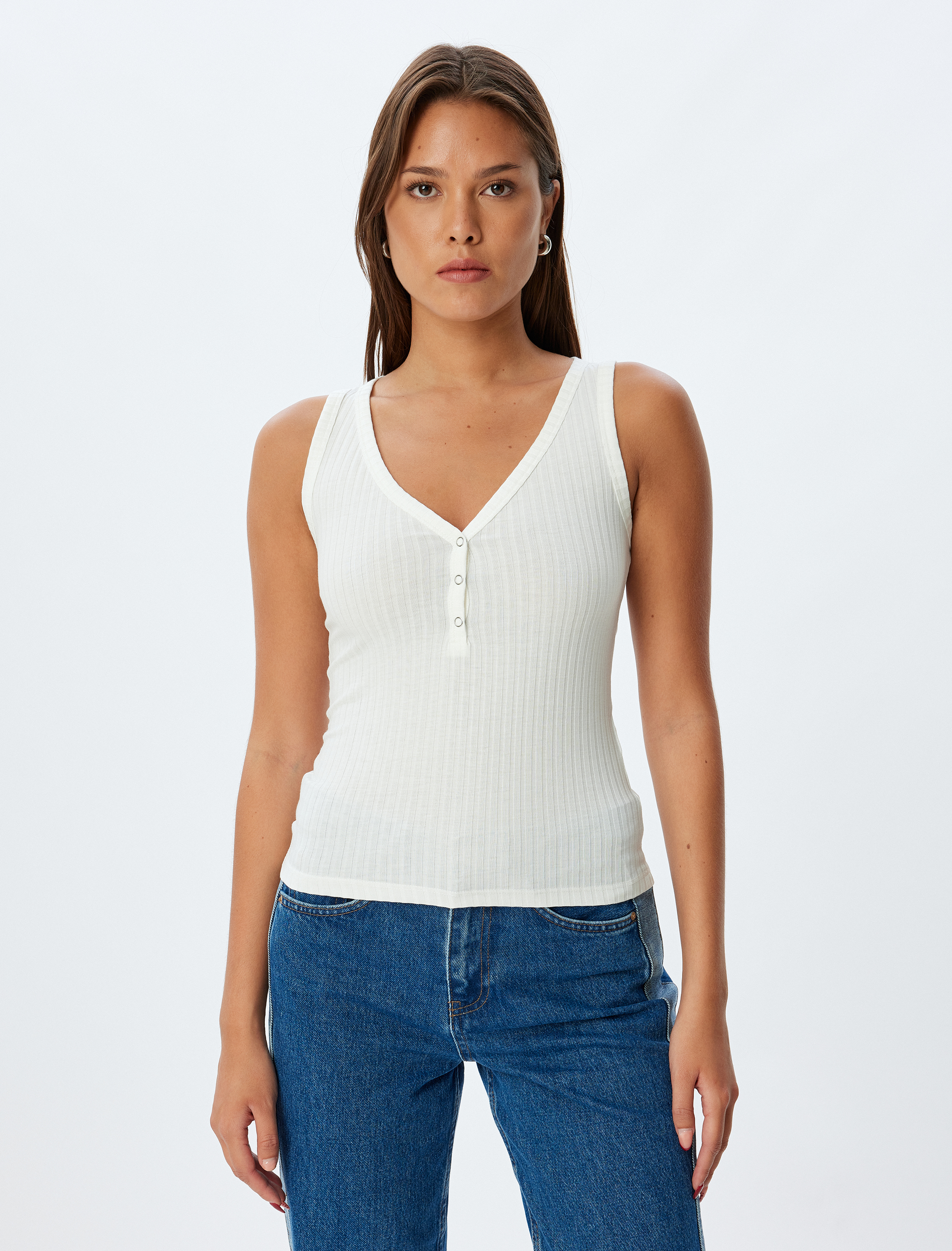   V Yaka Dokulu Çıt Çıt Düğmeli Slim Fit Atlet