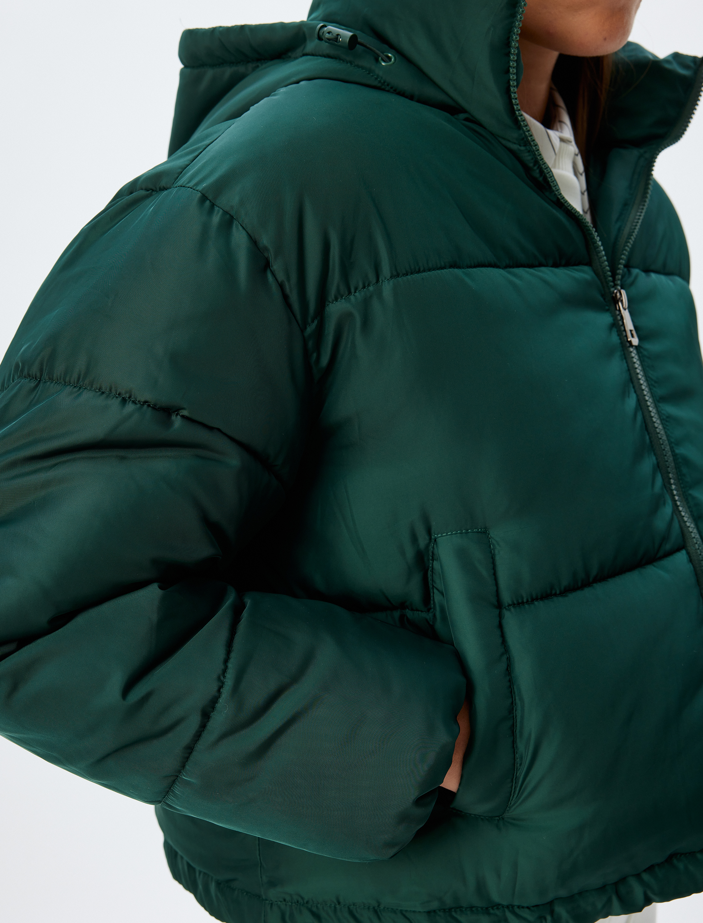 Kısa Şişme Mont Kapüşonlu Cepli Fermuarlı Cepli Rahat Kalıp