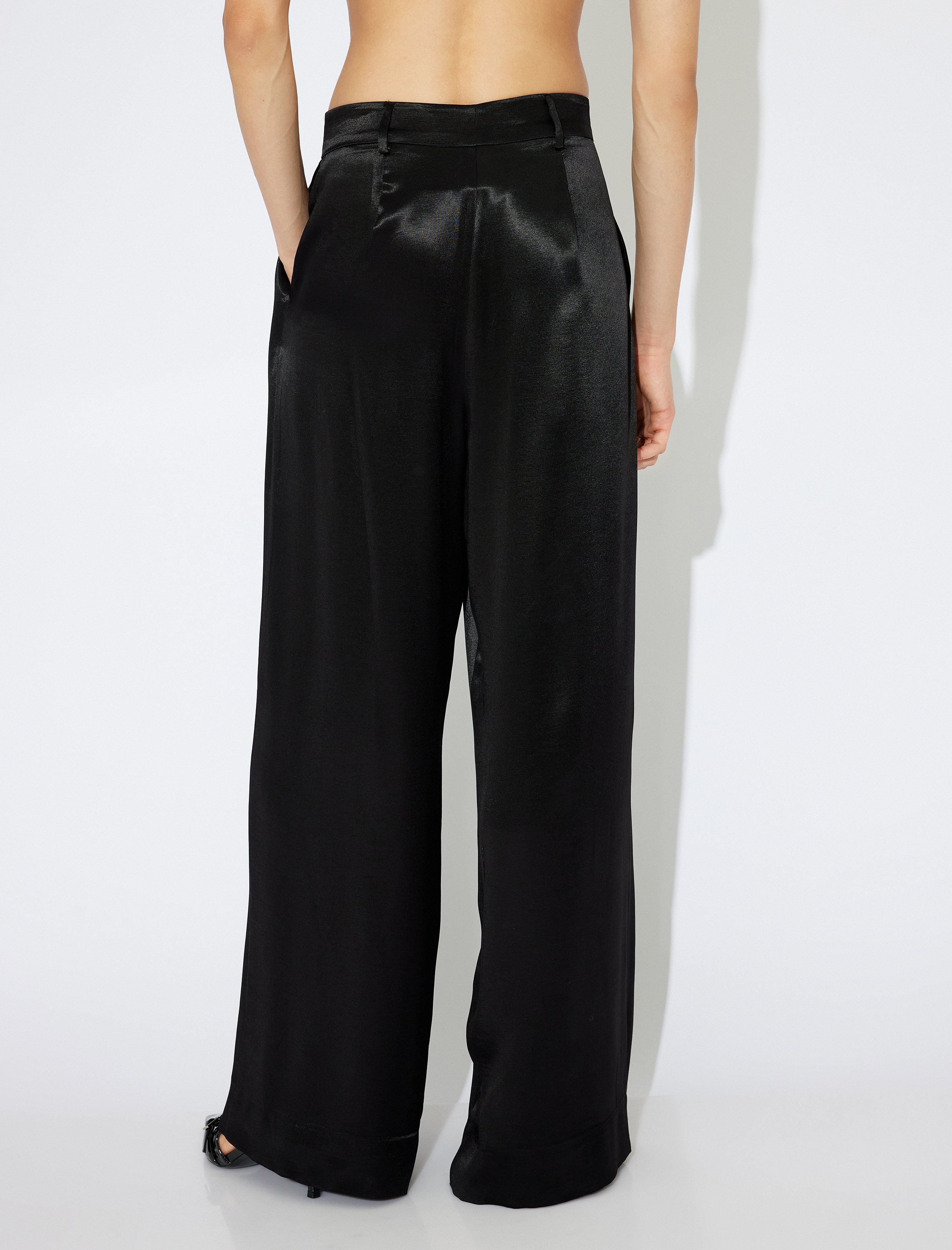   Koton X Zeynep Bastık - Yüksek Bel Cepli Geniş Paça Saten Pantolon