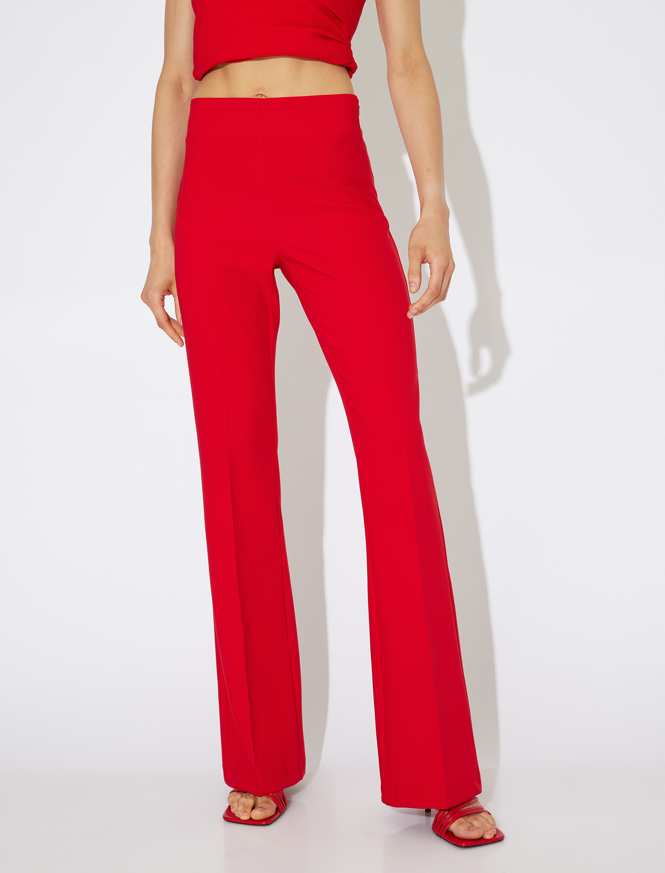   Koton X Zeynep Bastık - Yüksek Bel İspanyol Paça Kumaş Pantolon