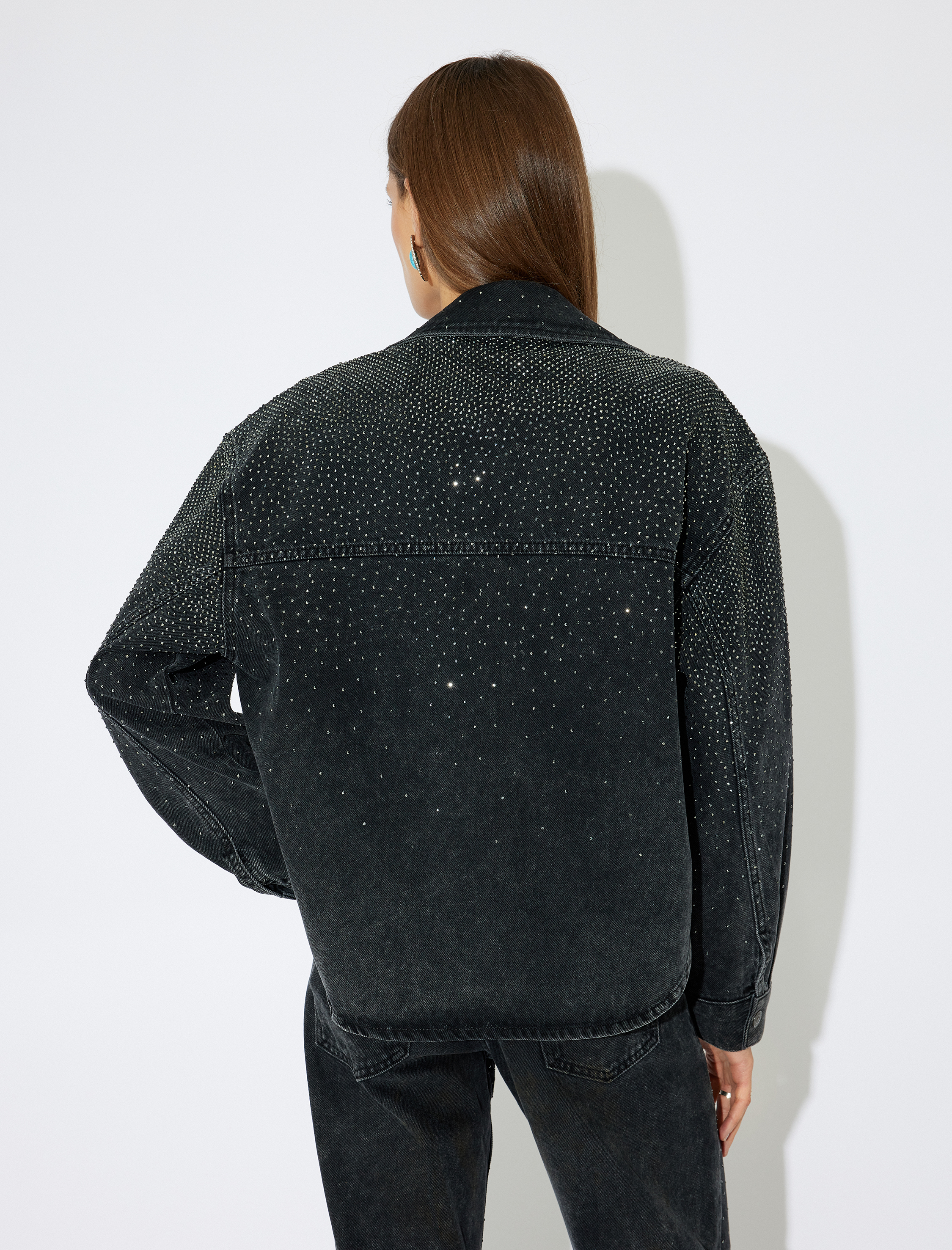 Koton X Zeynep Bastık - Oversize Taşlı Kot Ceket Cep Detaylı Düğmeli Klasik Yaka