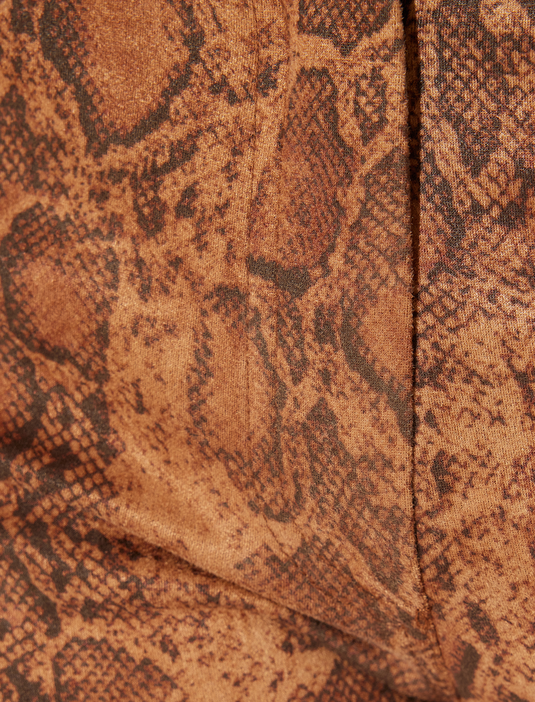 Koton X Zeynep Bastık - Düşük Bel Yılan Derisi Görünümlü İspanyol Paça Pantolon