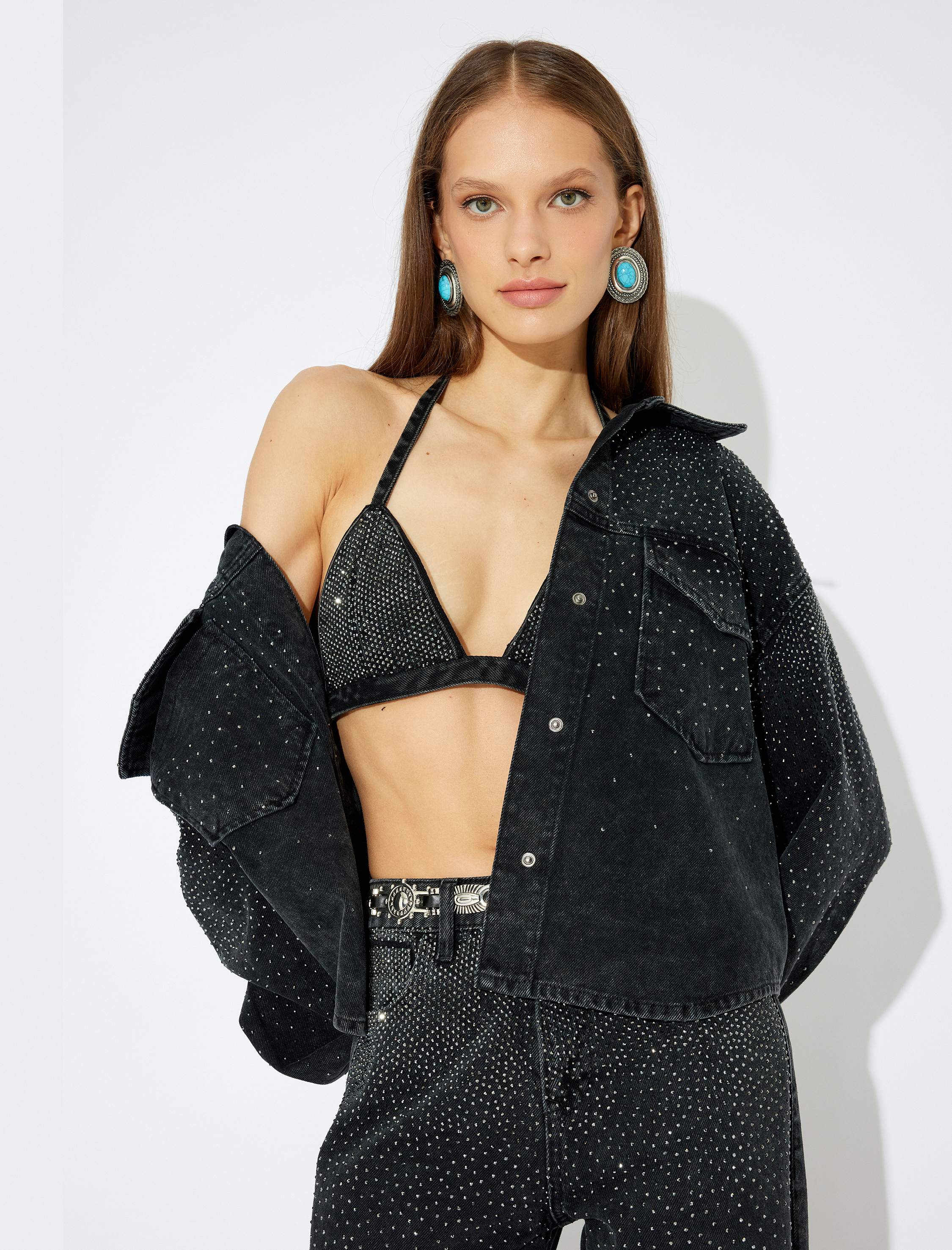 Koton X Zeynep Bastık - Oversize Taşlı Kot Ceket Cep Detaylı Düğmeli Klasik Yaka