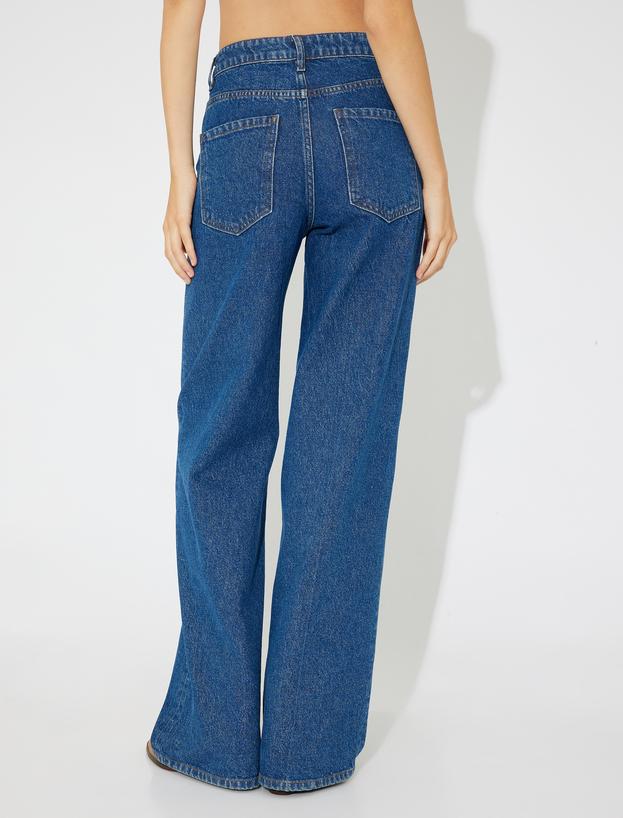 Koton X Zeynep Bastık - Oversize Kot Pantolon Bol Paça Cep Detaylı Düğmeli - Loose Straight Jeans_4