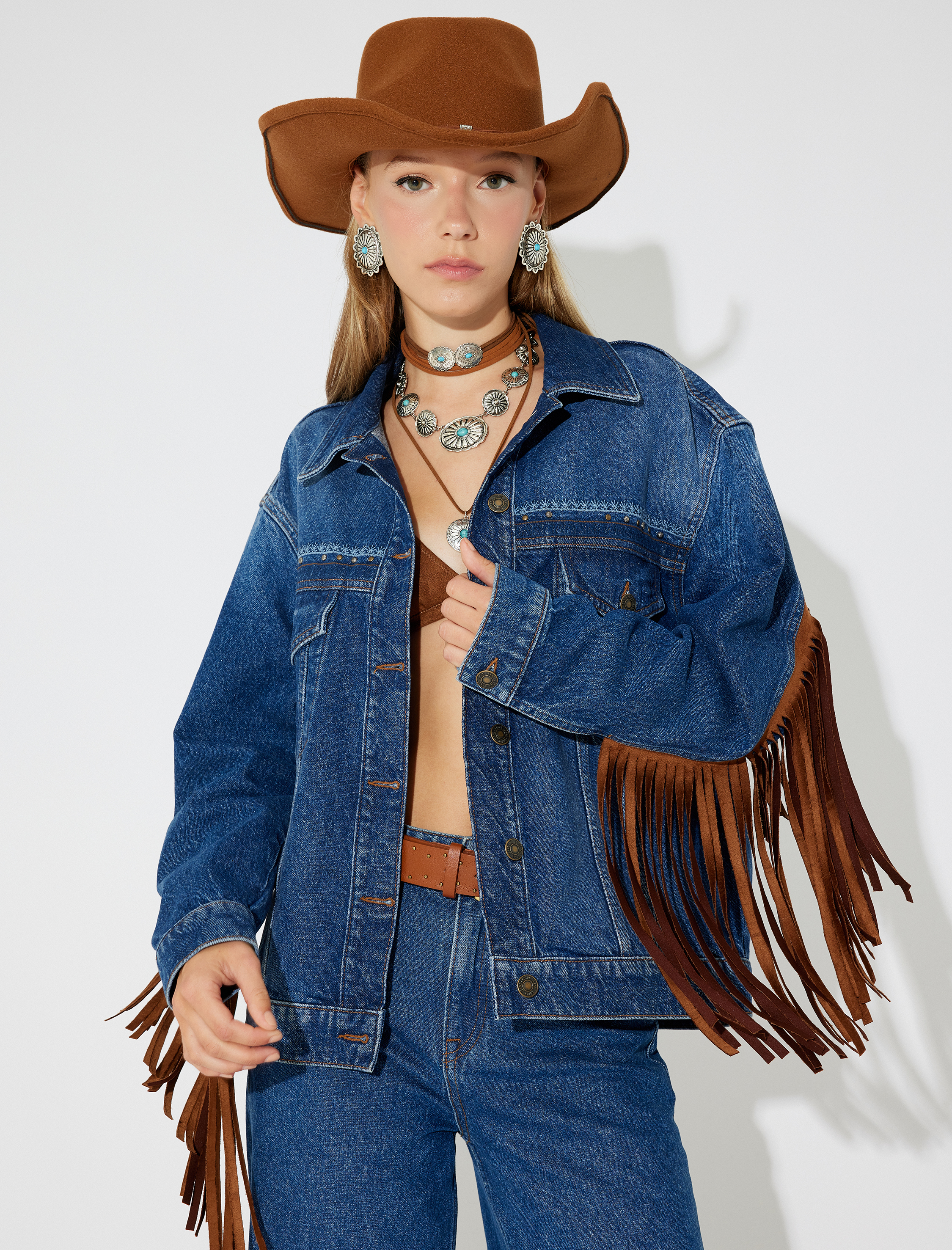 Koton X Zeynep Bastık - Nakışlı Kot Ceket Süet Görünümlü Püsküllü Cep Detaylı Düğmeli