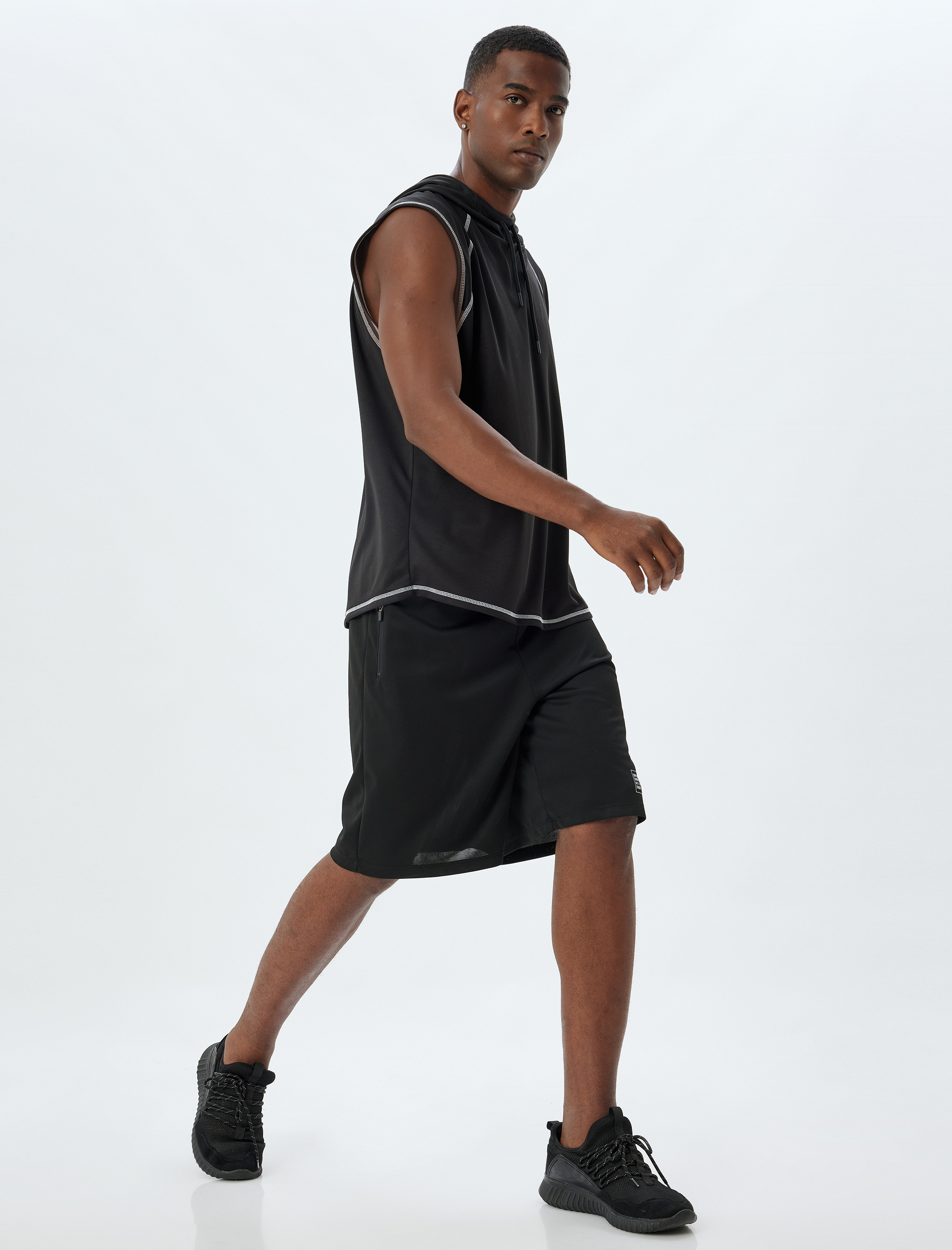   Kapşonlu Kolsuz Dikiş Detaylı Spor Atlet