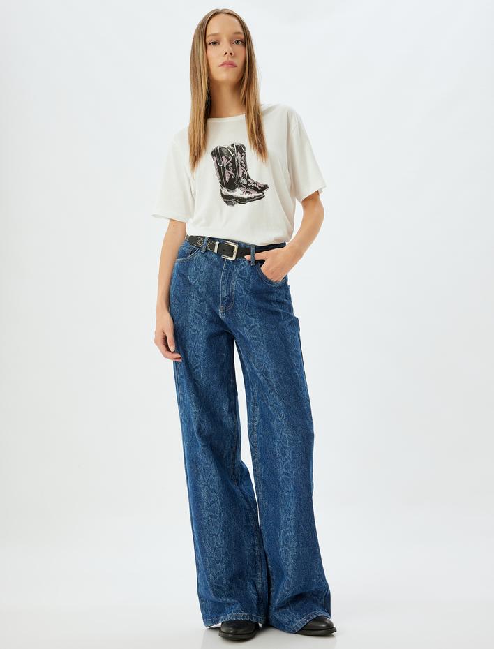  Kısa Kollu Bisiklet Yaka Kovboy Çizme Baskılı Tişört