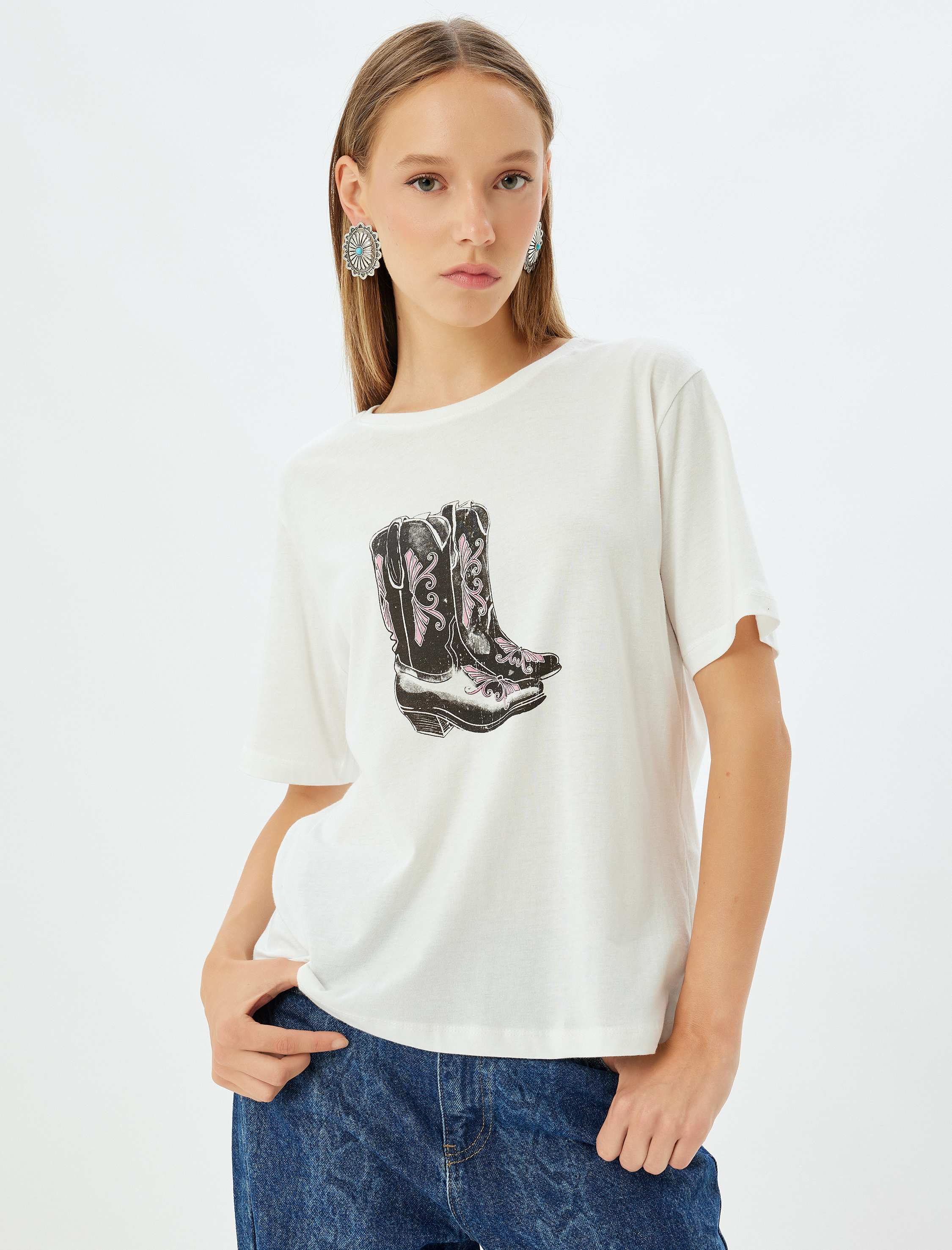   Kısa Kollu Bisiklet Yaka Kovboy Çizme Baskılı Tişört