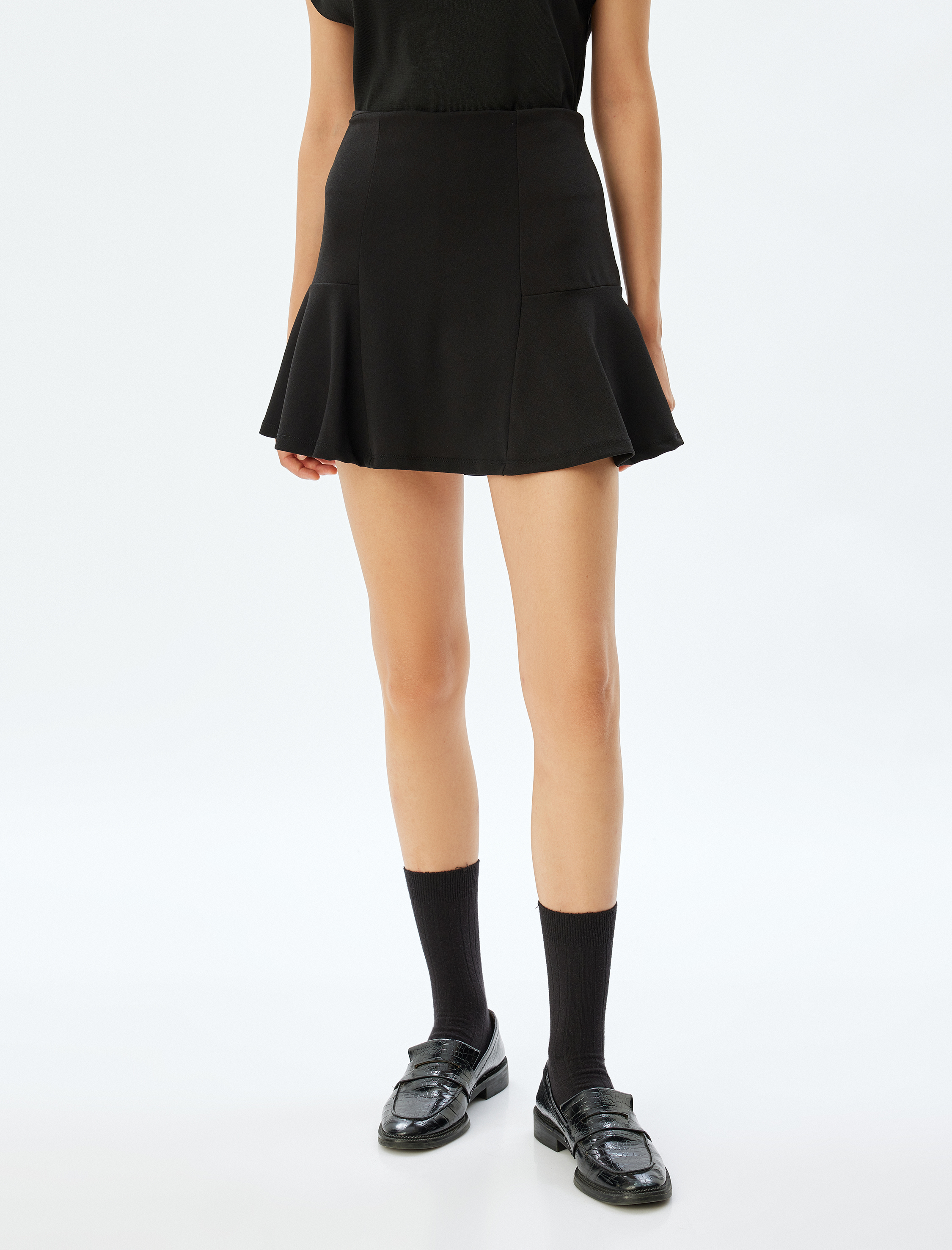   Volümlü Krep Scuba Kumaş A Kesim Pileli Mini Etek