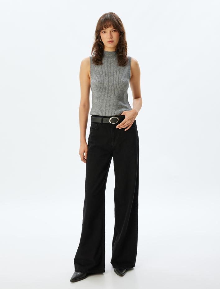  Kolsuz Dik Yaka Triko Kazak