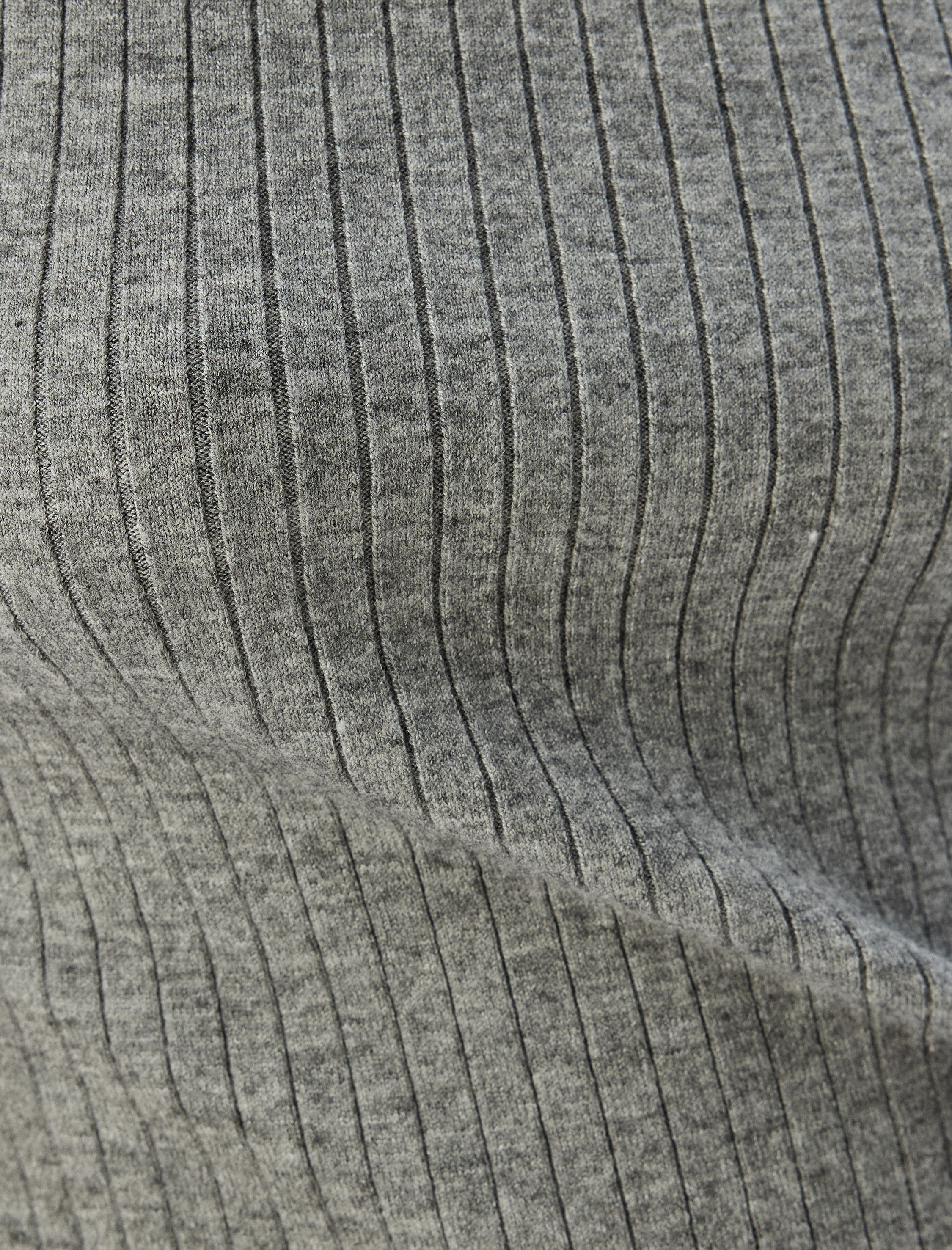 Kolsuz Dik Yaka Triko Kazak