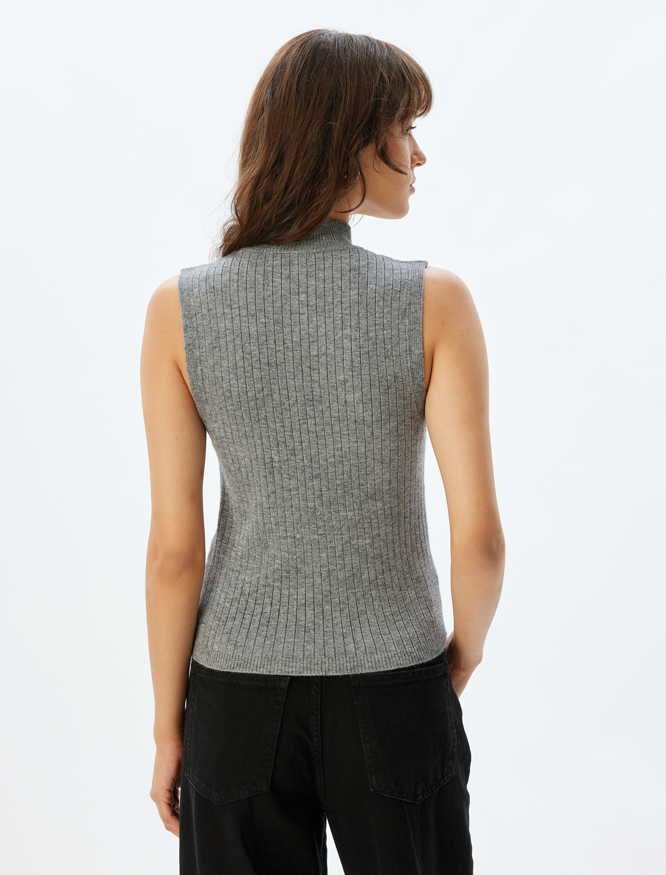 Kolsuz Dik Yaka Triko Kazak