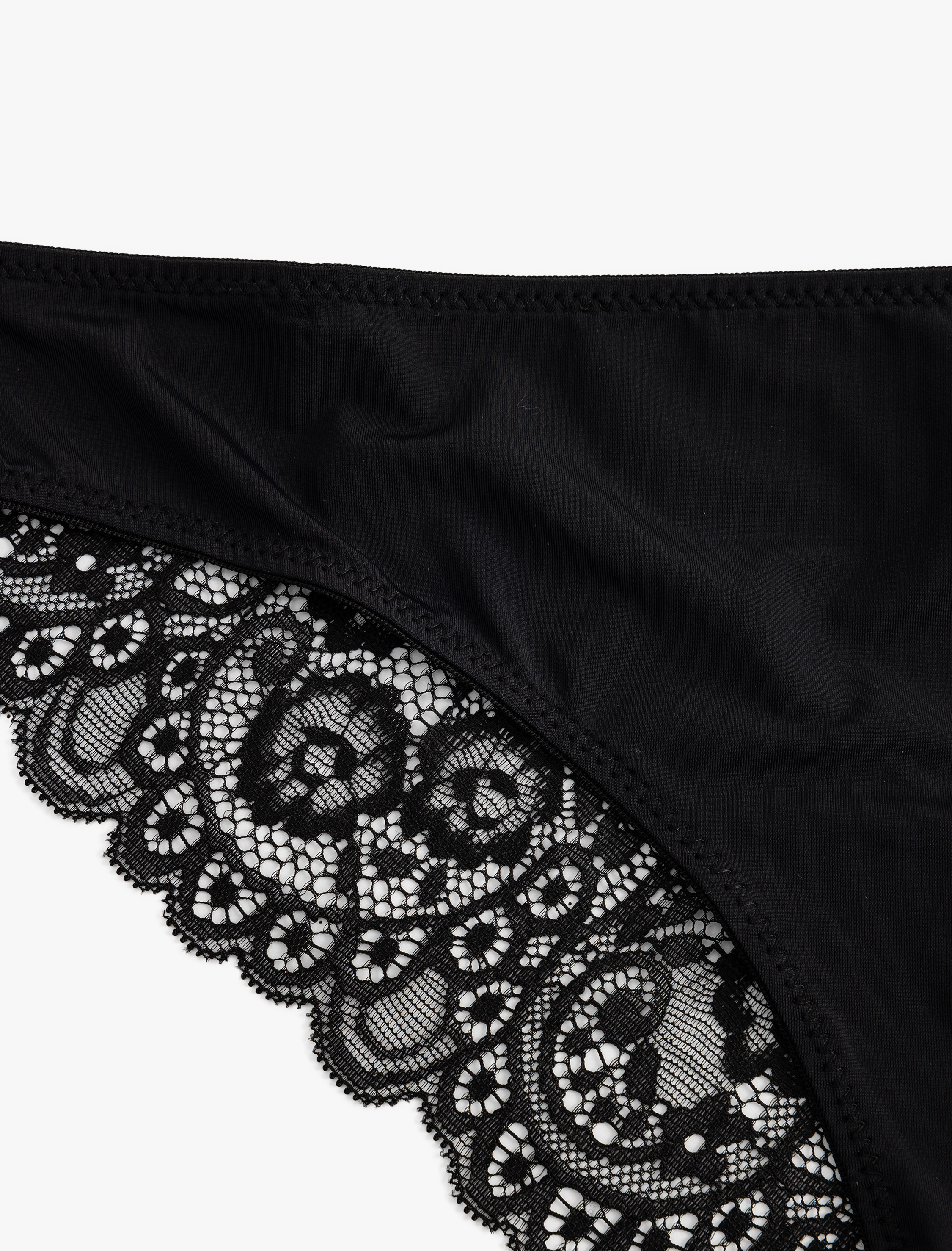   Arkası Dantel Detaylı Brazilian Külot