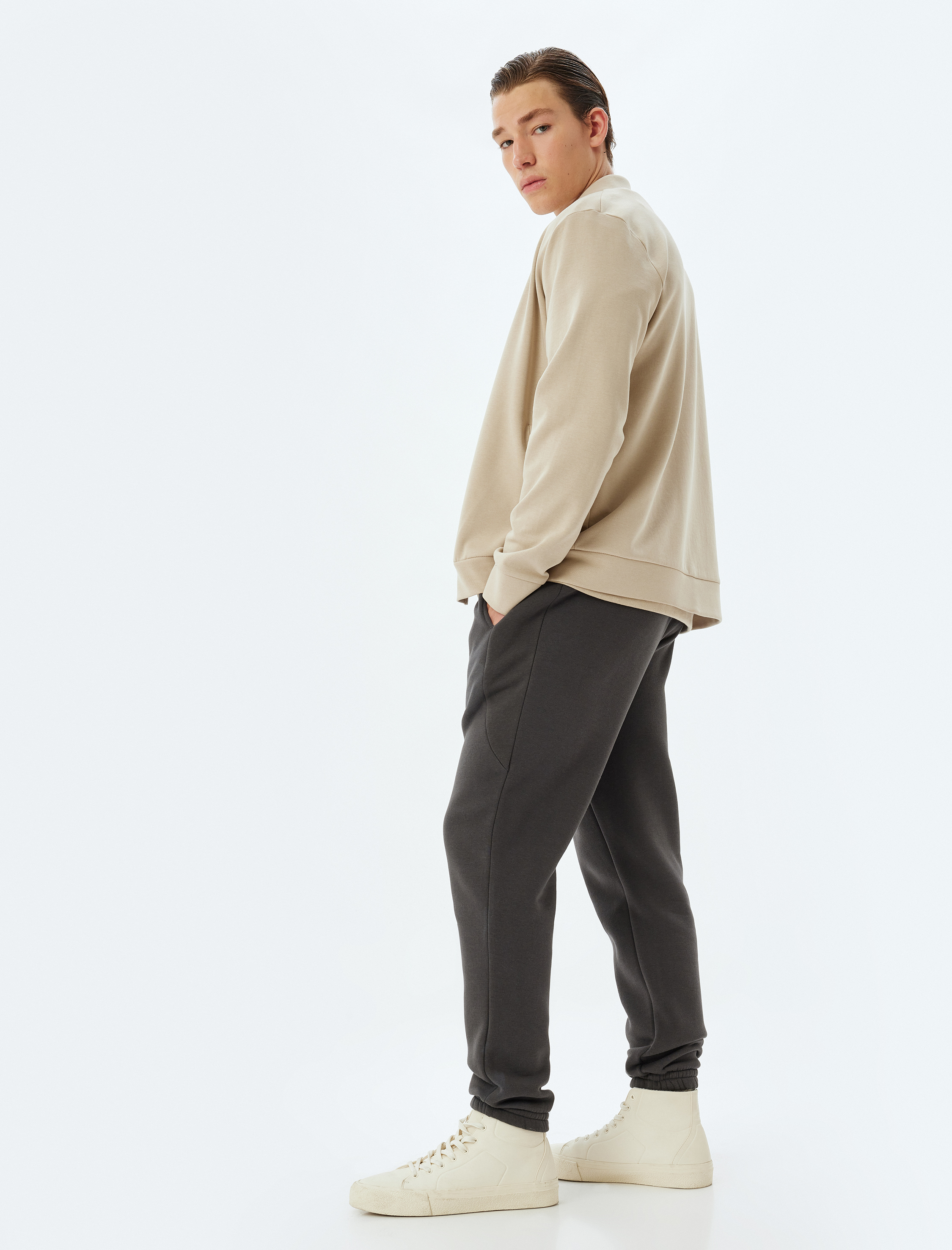   Kışlık Eşofman Altı Beli Bağcıklı Dikiş Detaylı Cepli Pamuk Karışımlı Lastikli Paça Şardonlu