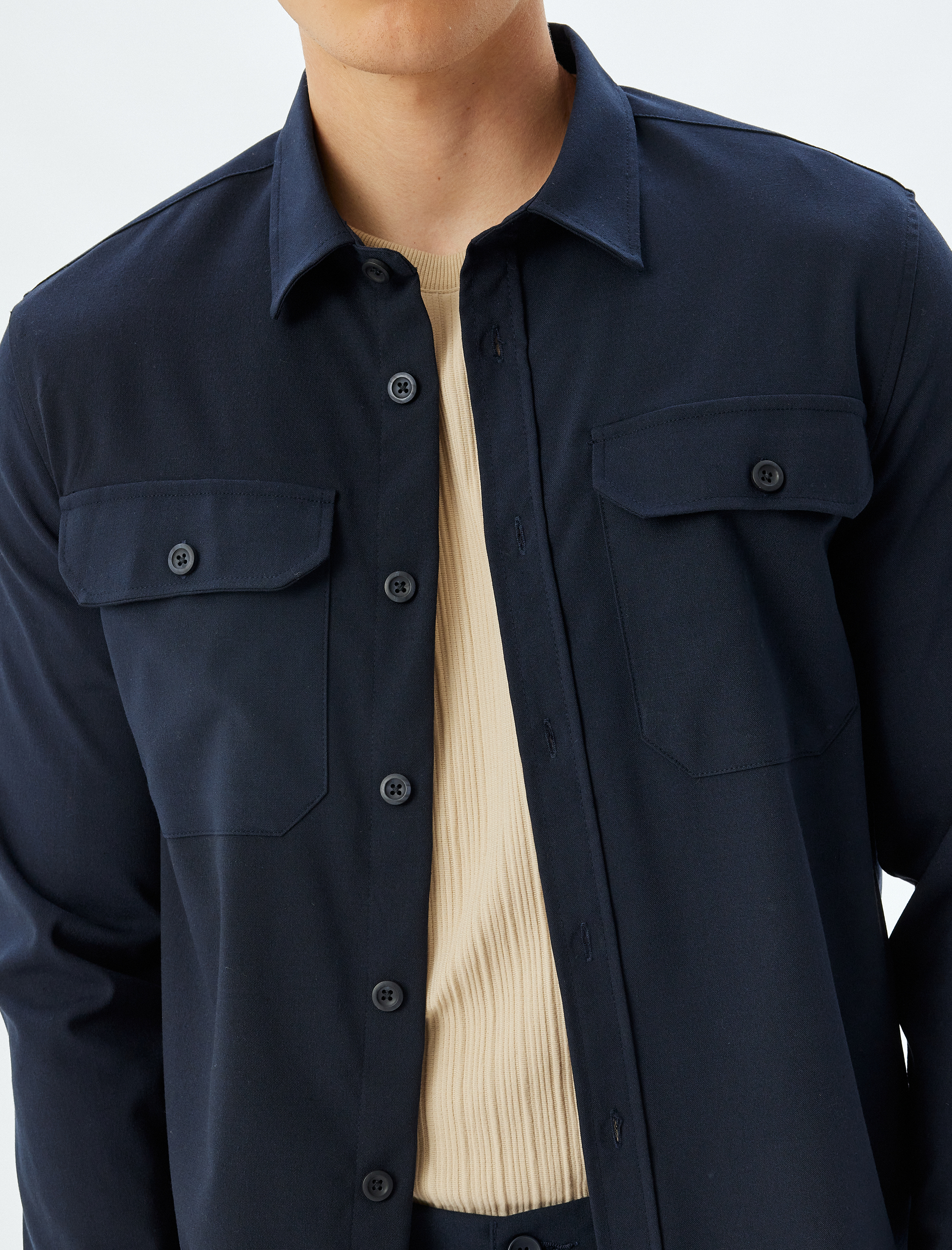 Uzun Kollu Gömlek Kapaklı Cep Detaylı Viskon Karışımlı Regular Fit