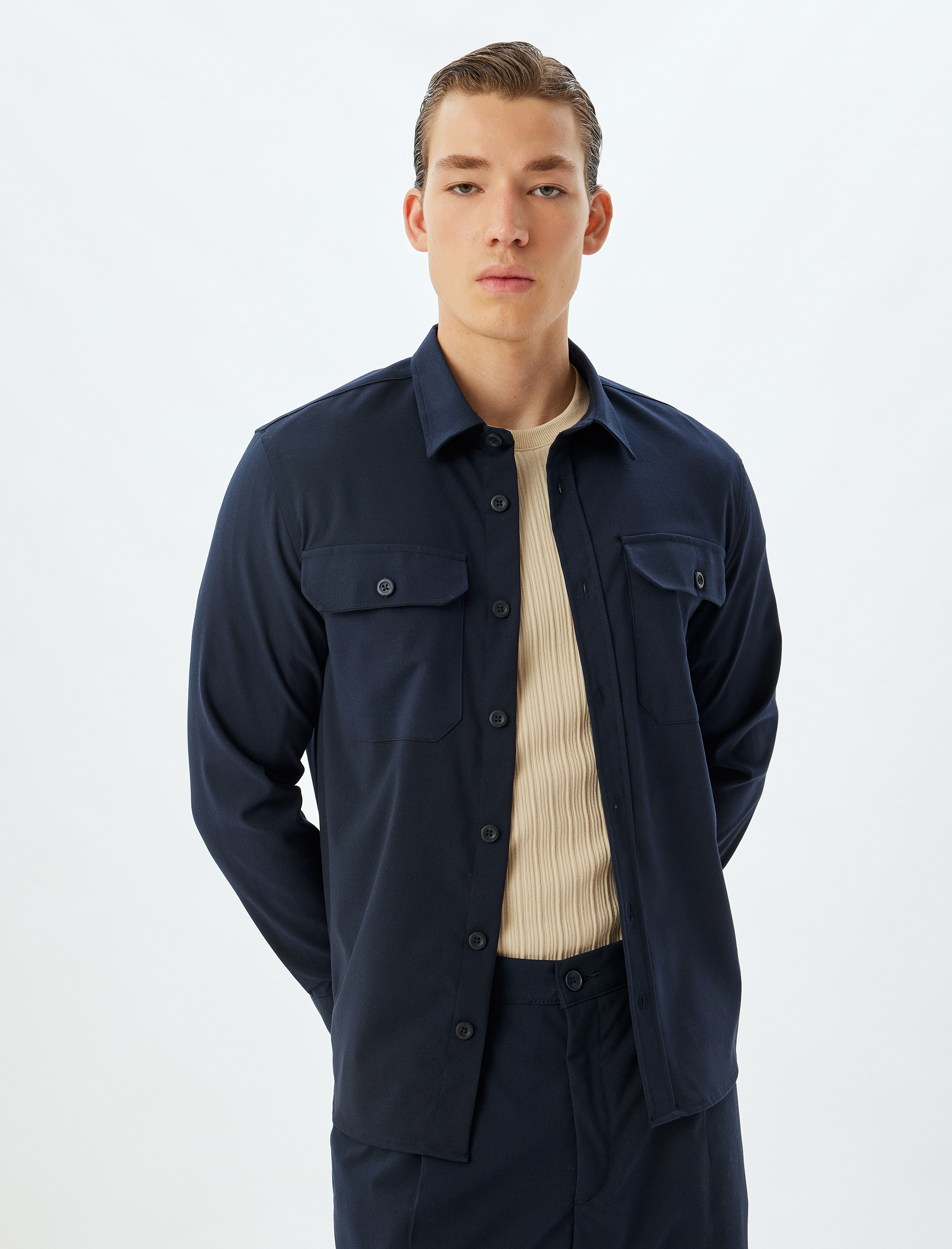 Uzun Kollu Gömlek Kapaklı Cep Detaylı Viskon Karışımlı Regular Fit