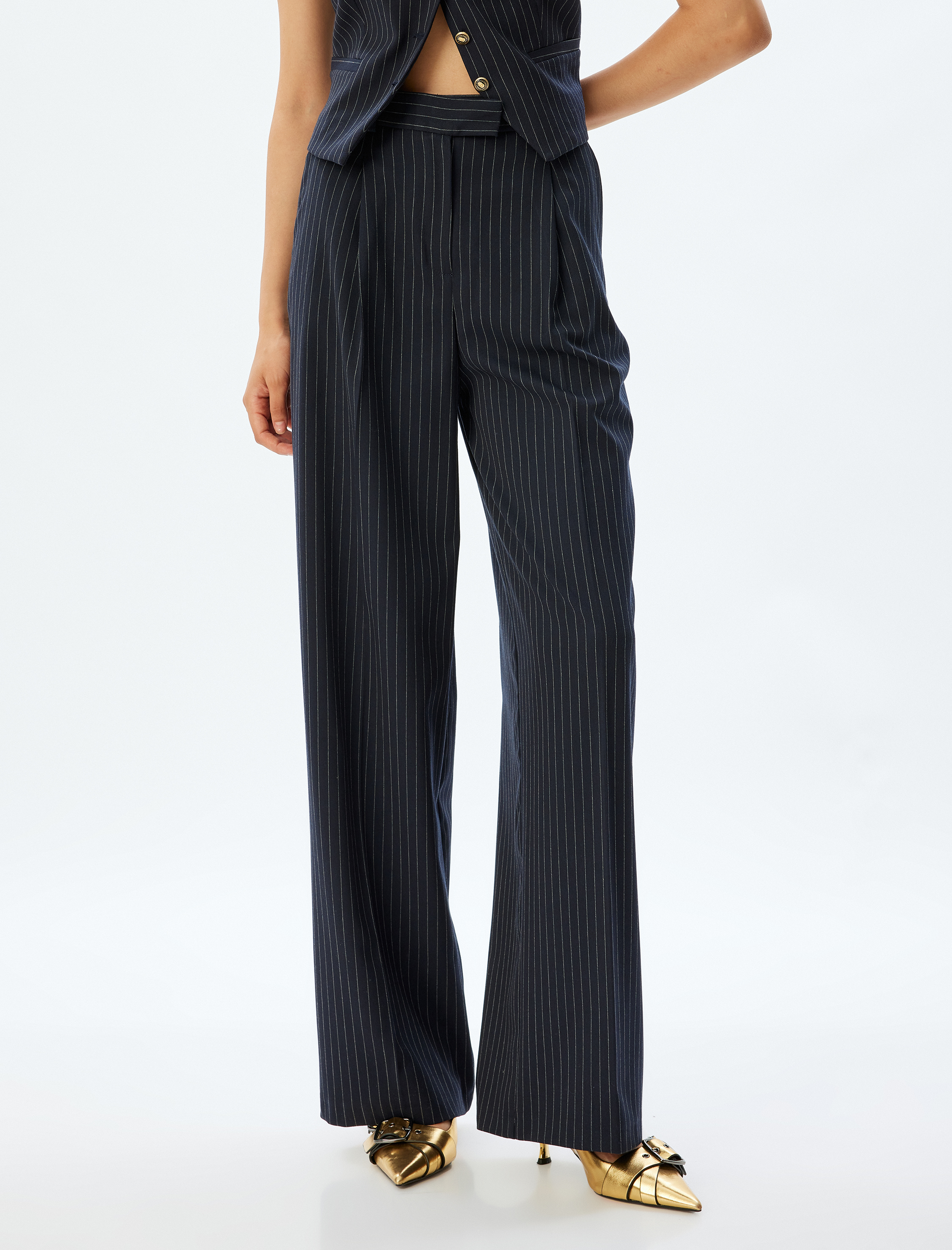   Pile Detaylı Düz Geniş Paça Cepli Yüksek Bel Kumaş Pantolon