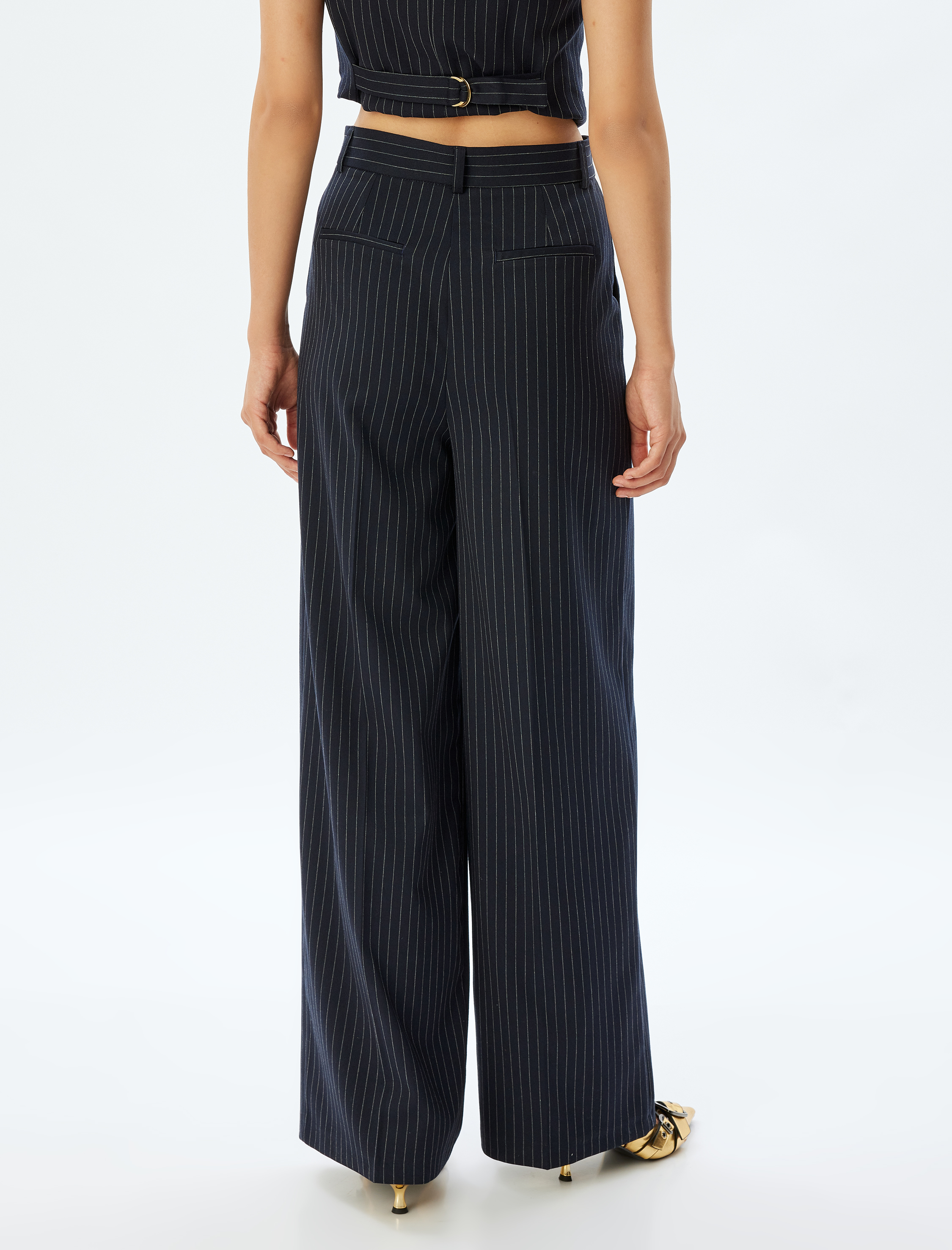   Pile Detaylı Düz Geniş Paça Cepli Yüksek Bel Kumaş Pantolon