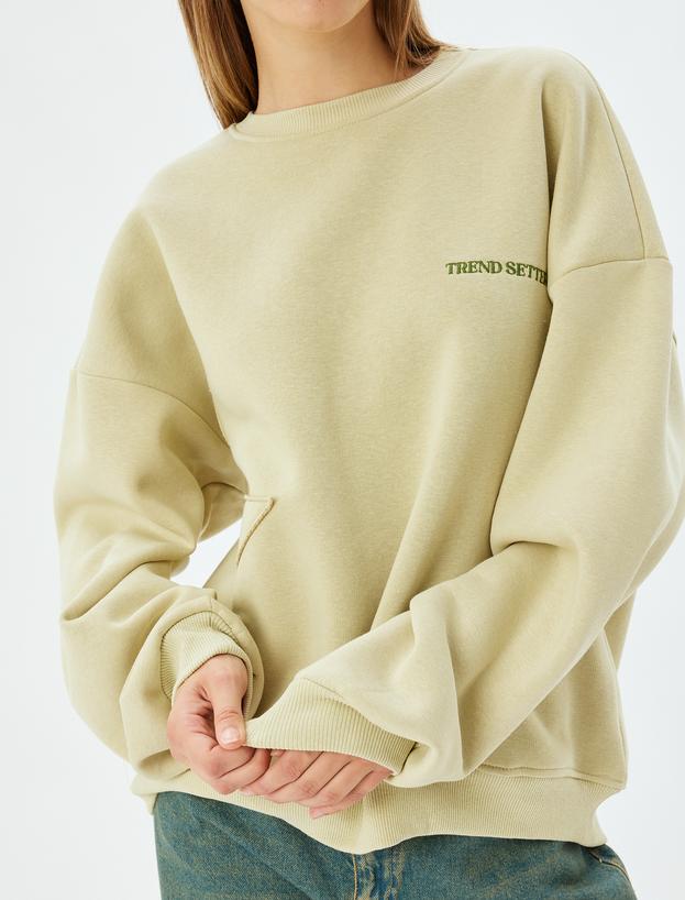 Oversize Sweatshirt Arkası Baskılı Bisiklet Yaka Yıldız İşlemeli Şardonlu_4