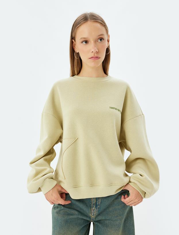 Oversize Sweatshirt Arkası Baskılı Bisiklet Yaka Yıldız İşlemeli Şardonlu_2